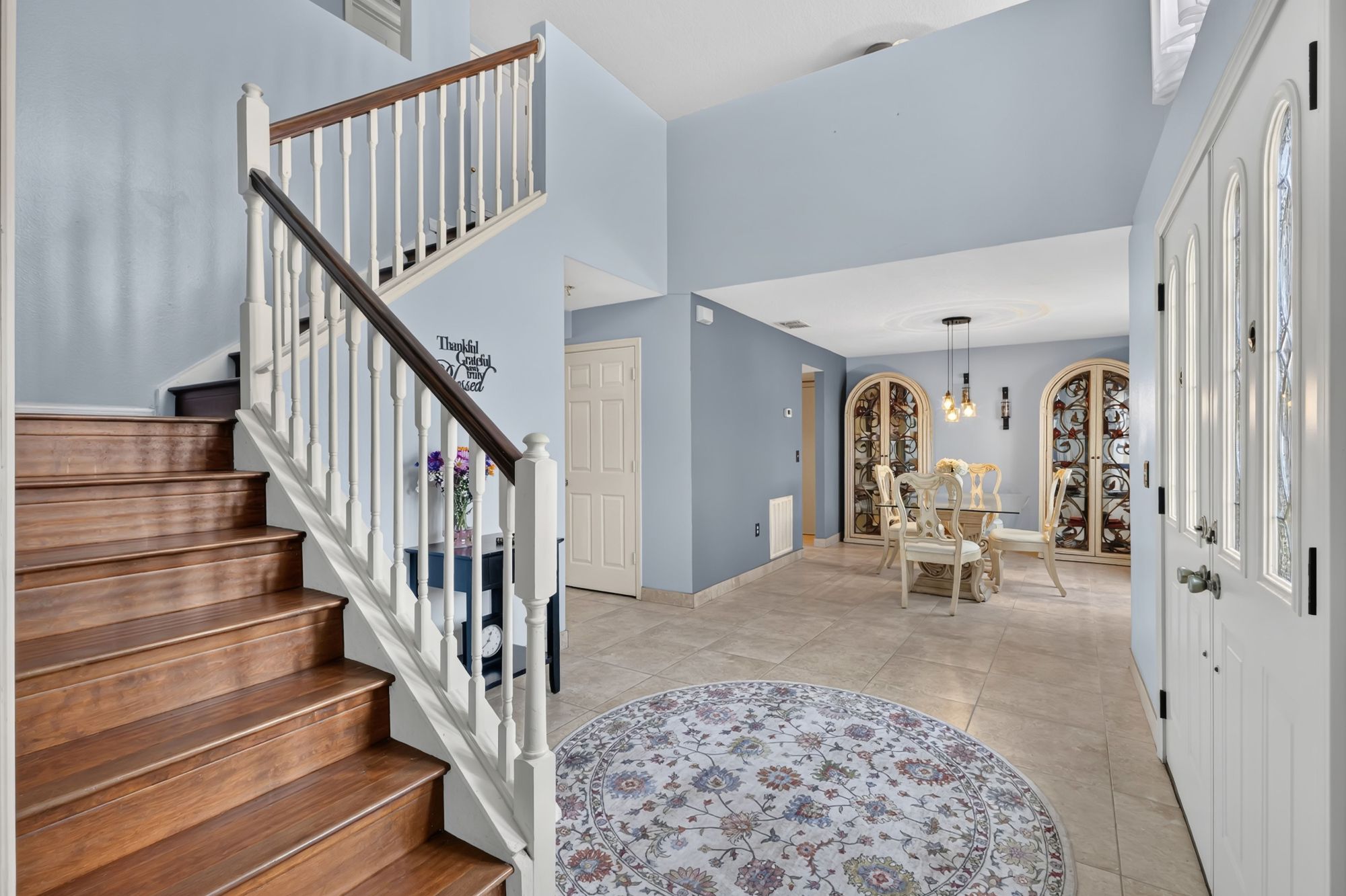 4912 Newton Court