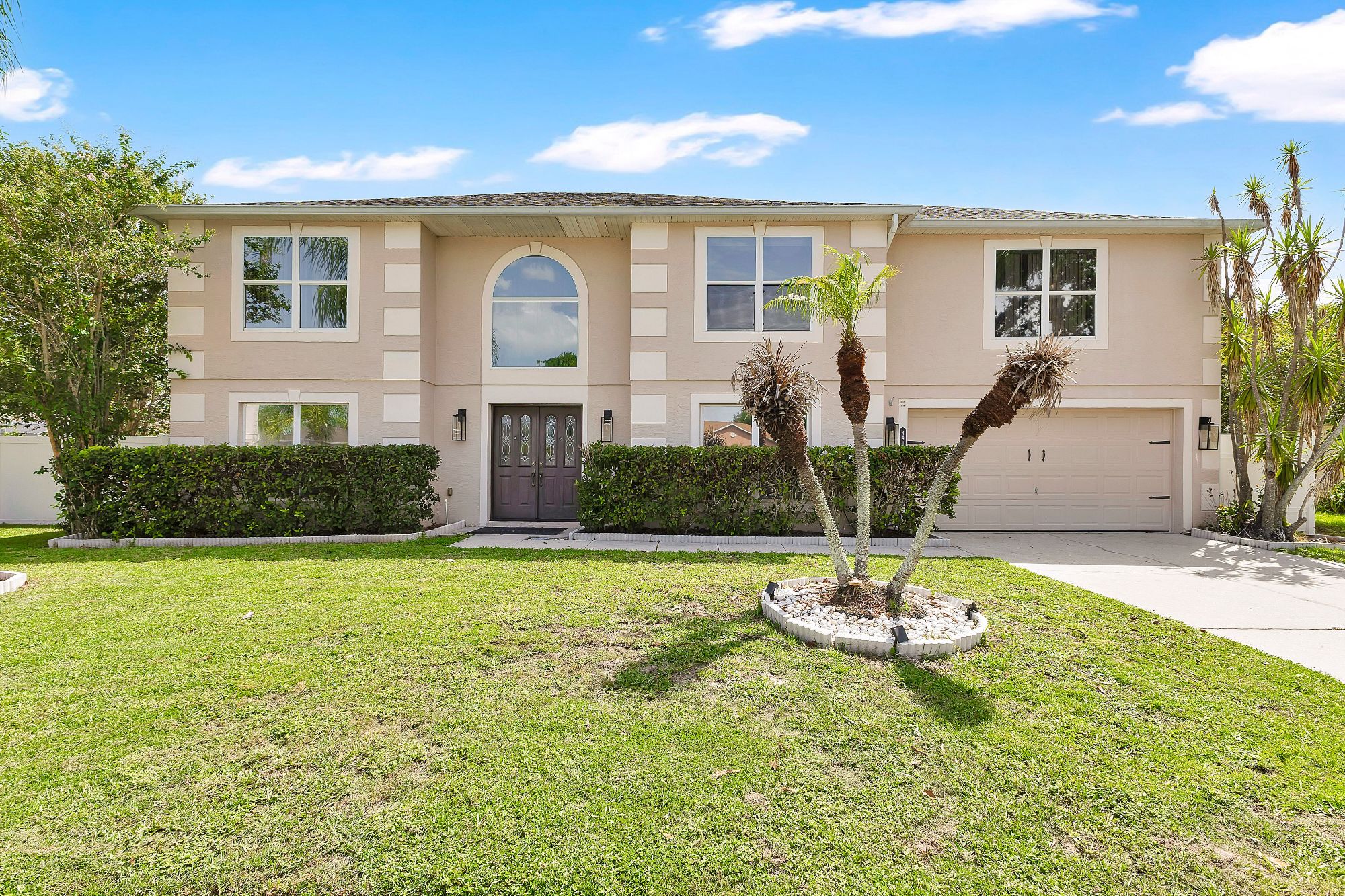 4912 Newton Court