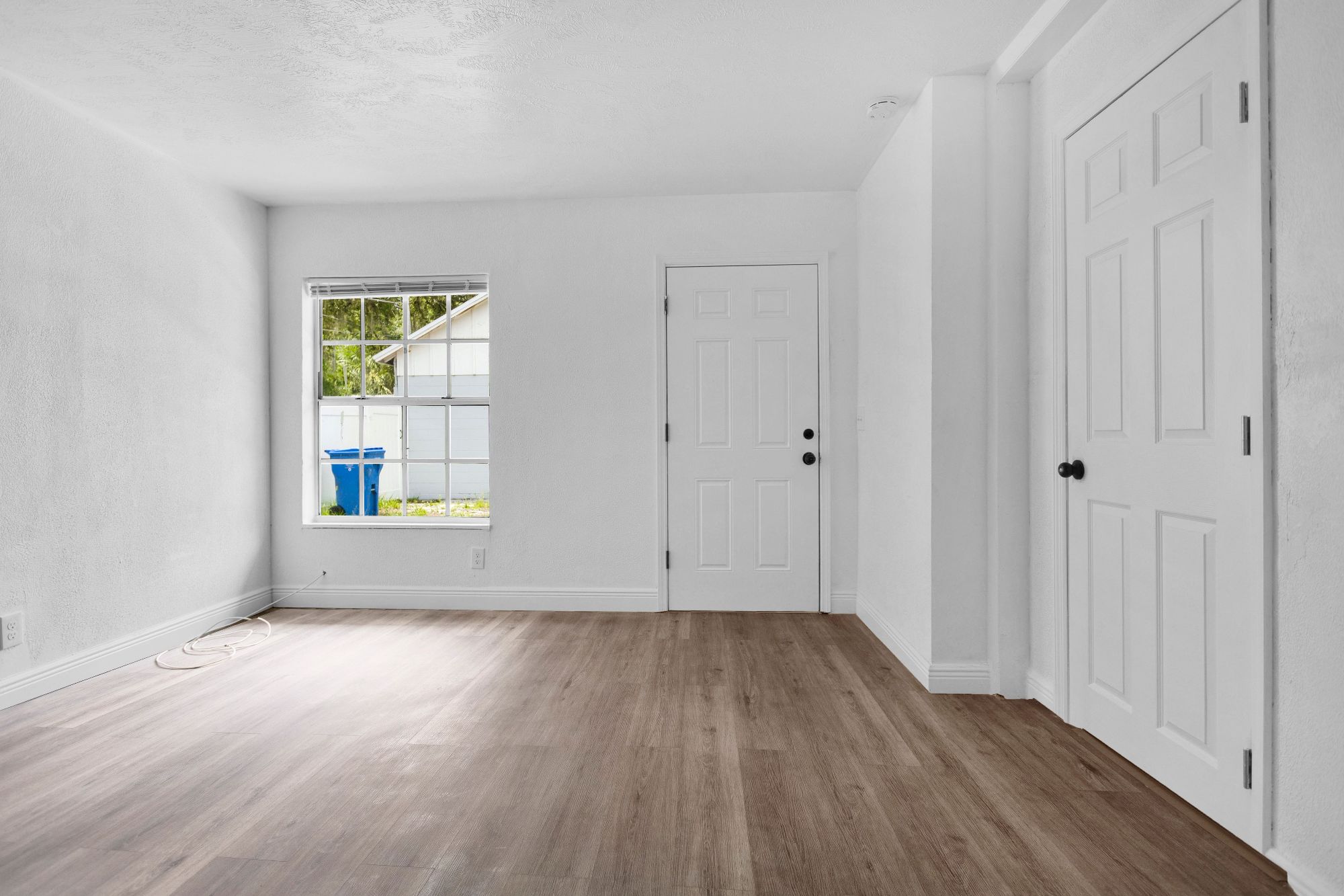 1409 College Park Lane