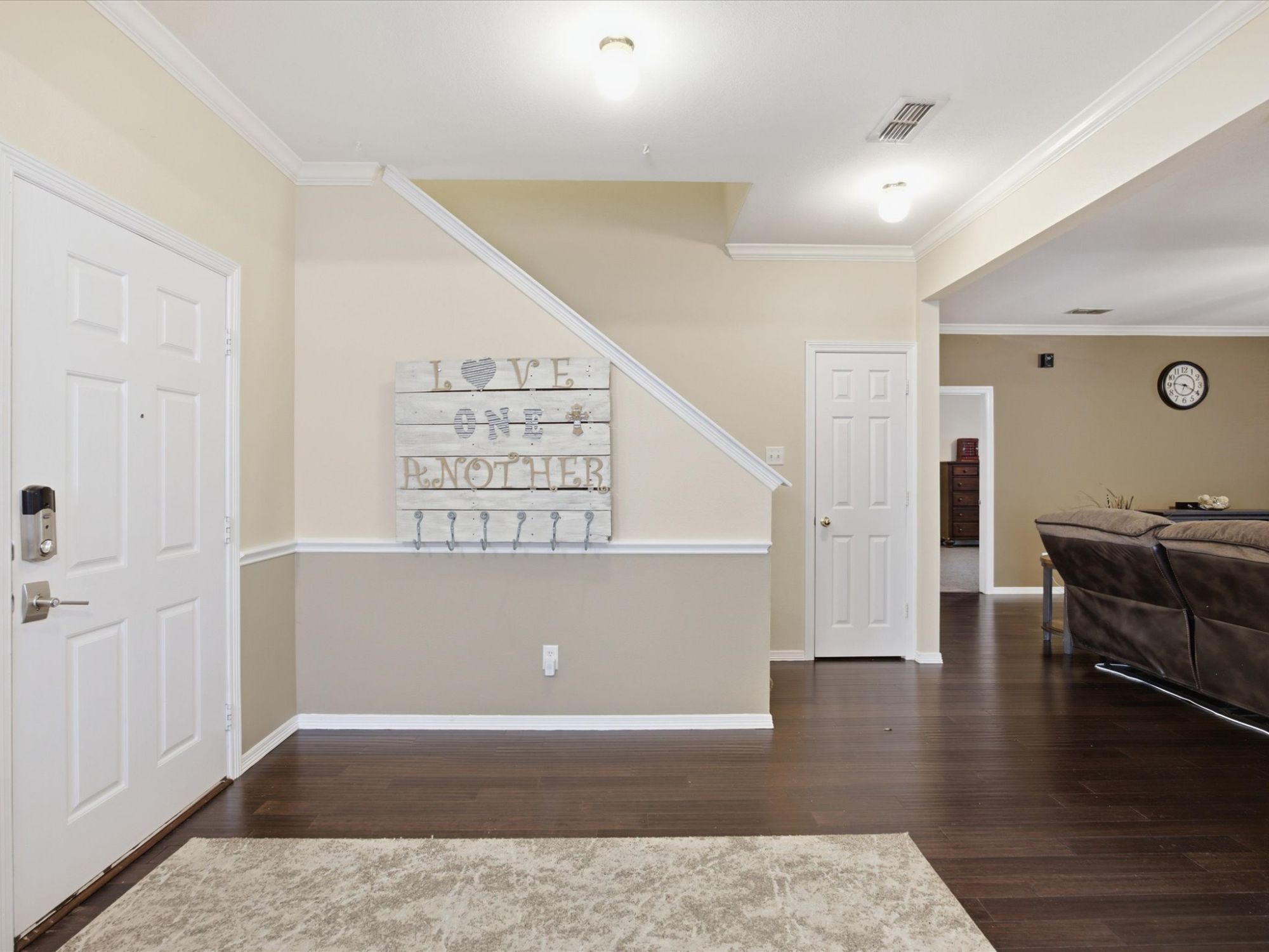 5004 Vaquero Drive