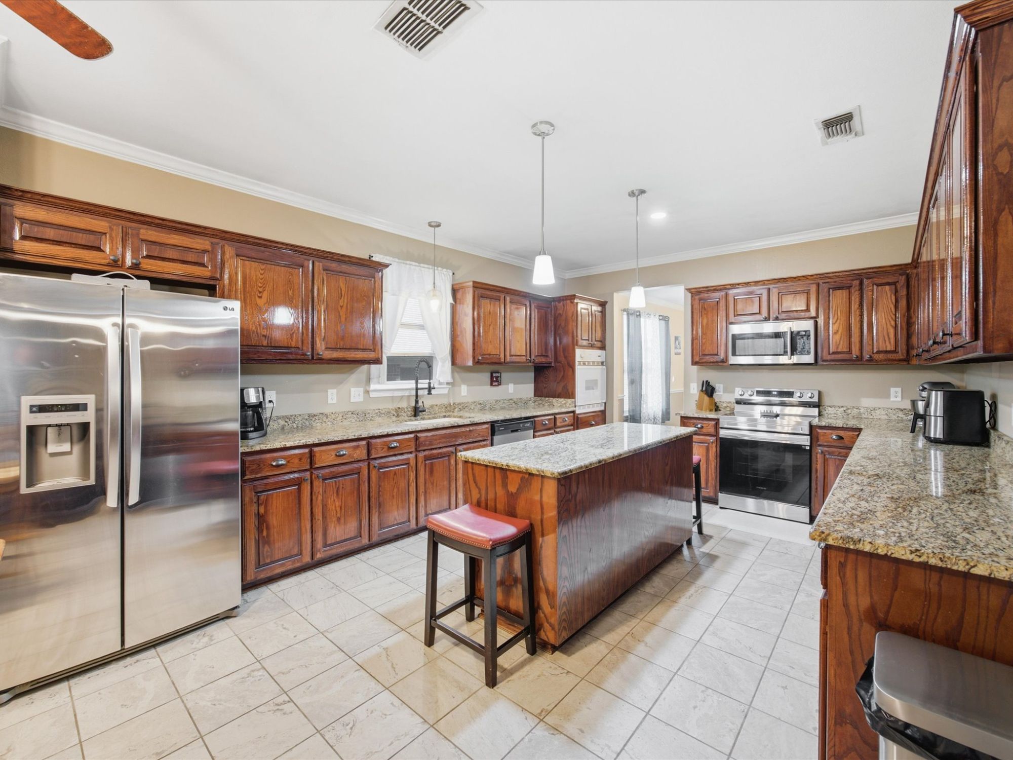 5004 Vaquero Drive