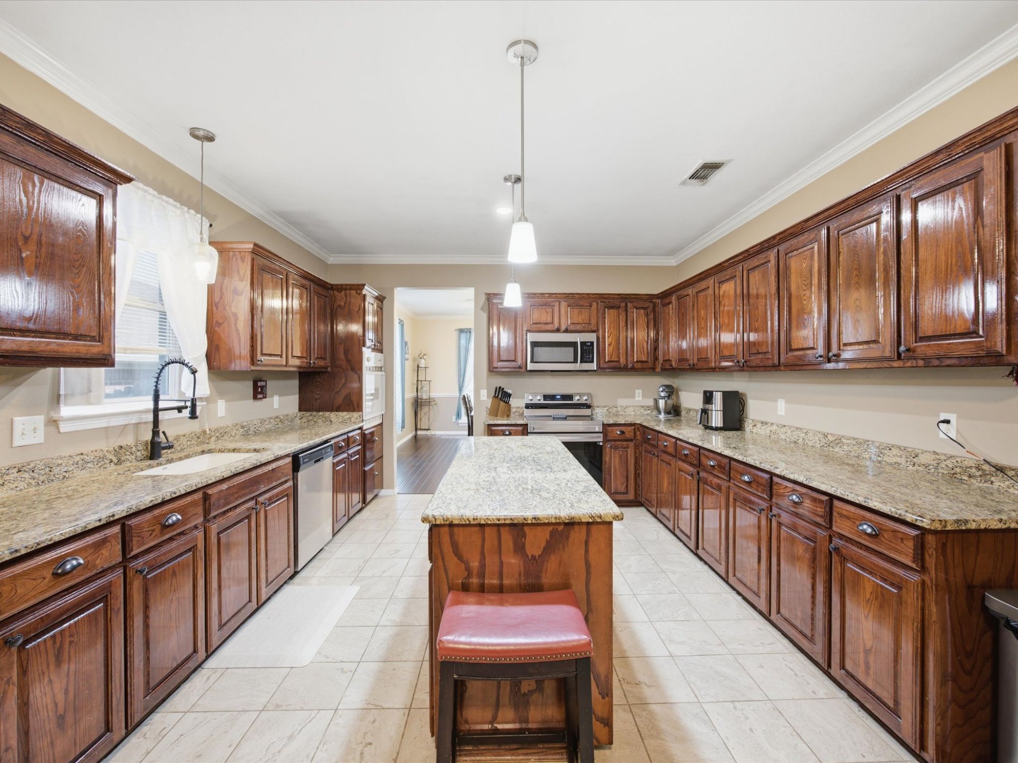 5004 Vaquero Drive