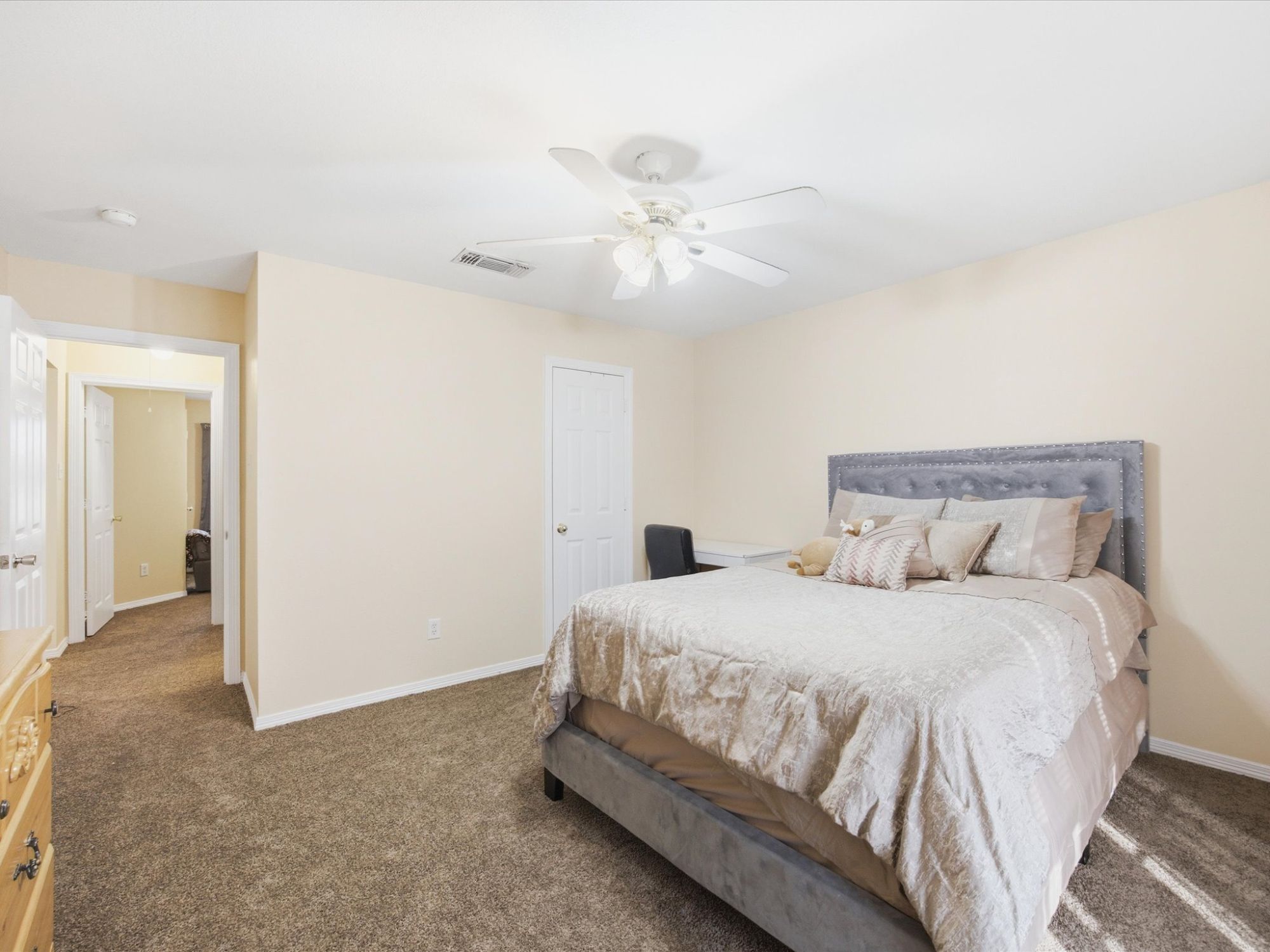 5004 Vaquero Drive