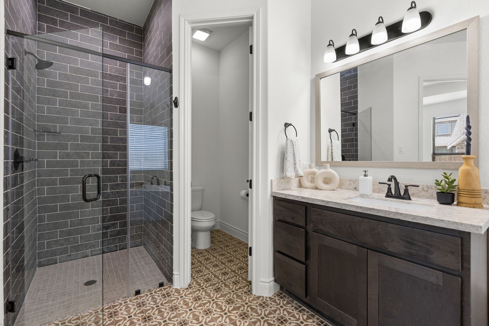 9015 Raven Pointe 