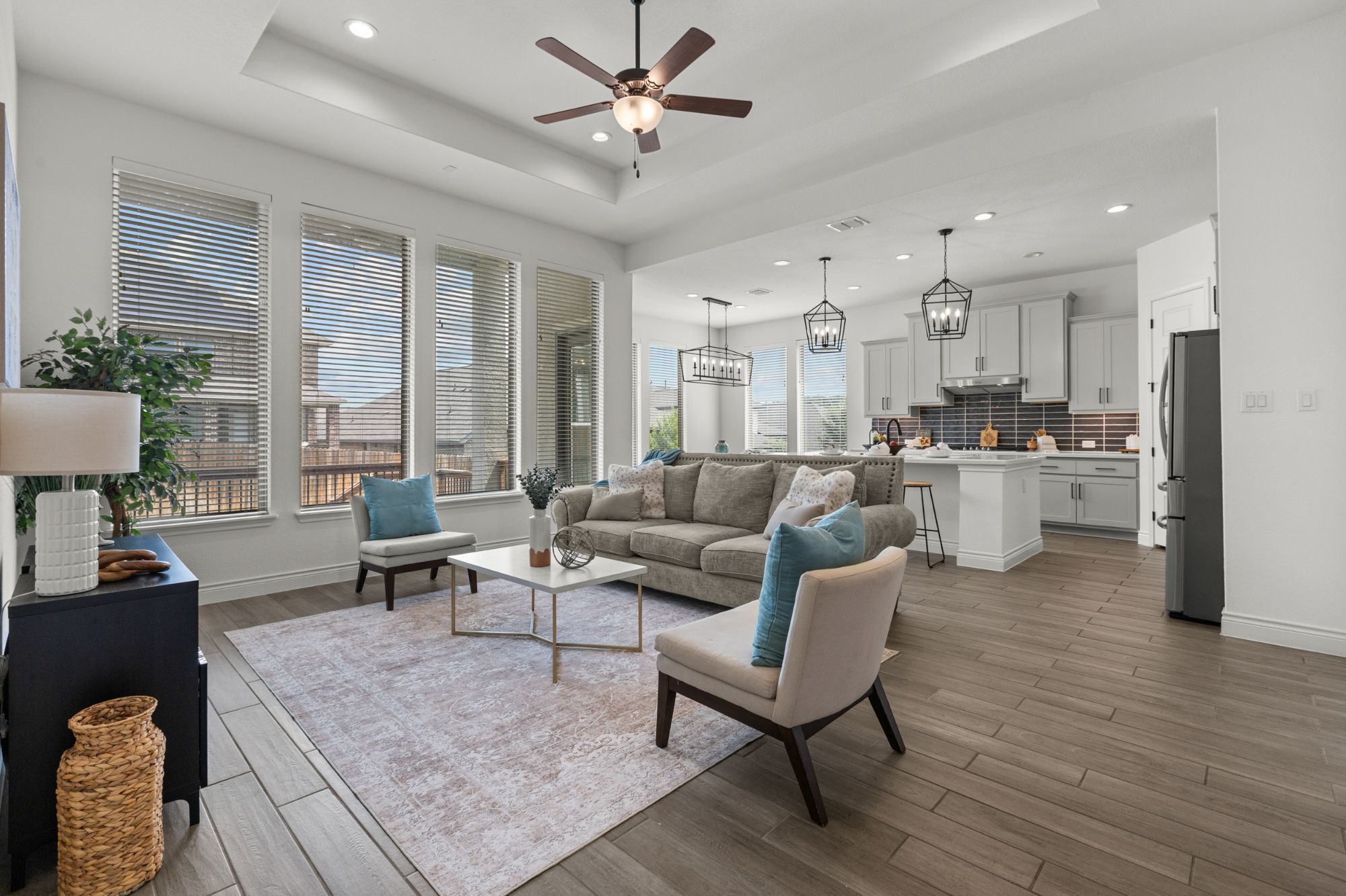 9015 Raven Pointe 