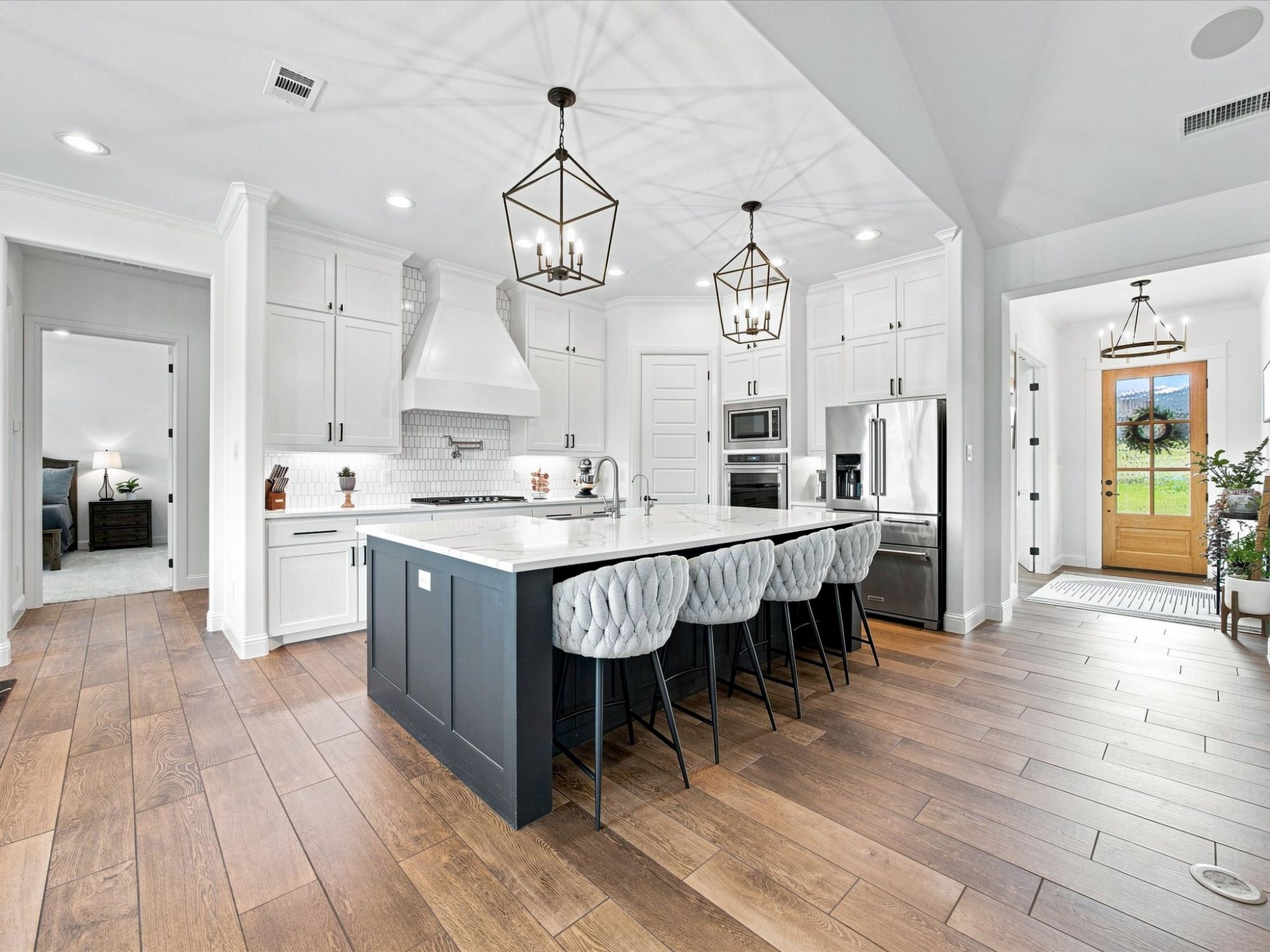 1095 Pioneer Crossing