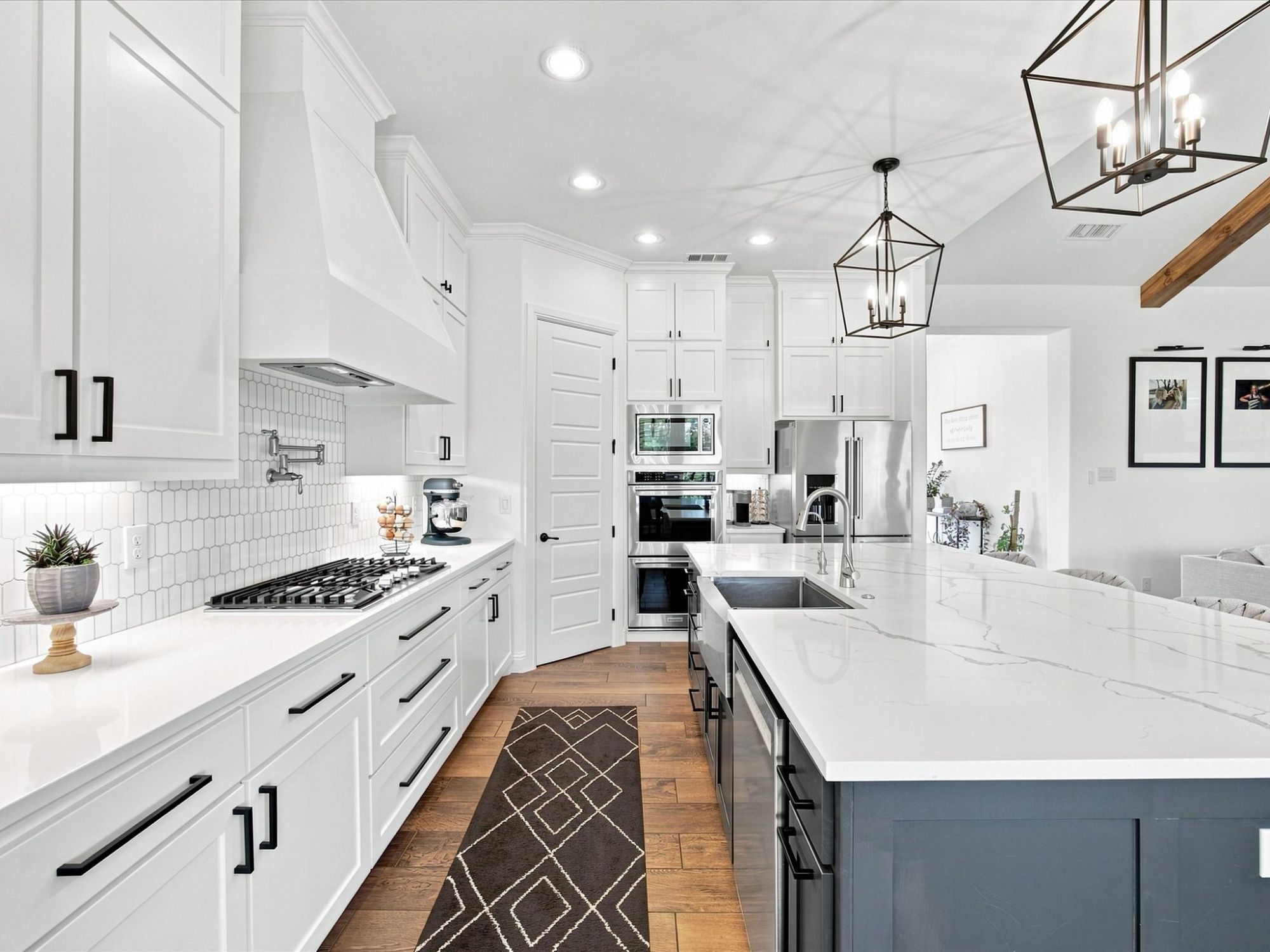 1095 Pioneer Crossing