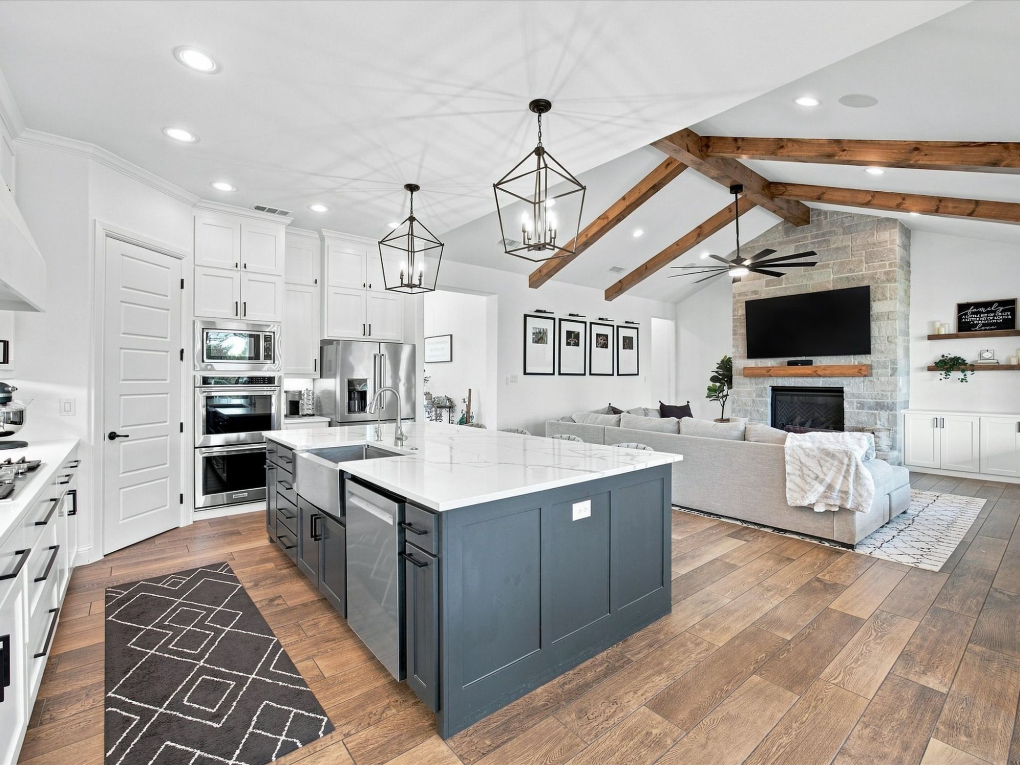 1095 Pioneer Crossing