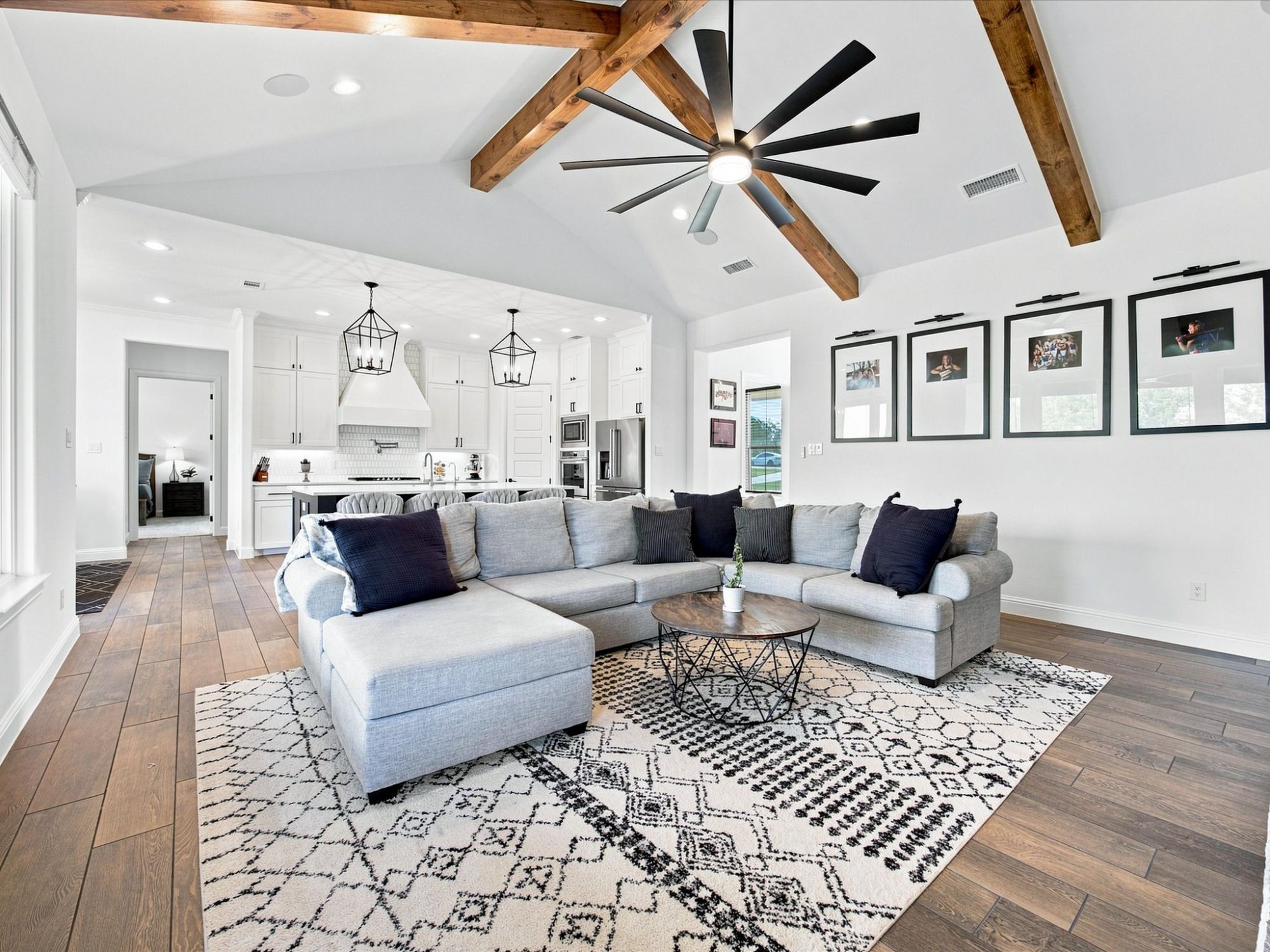 1095 Pioneer Crossing