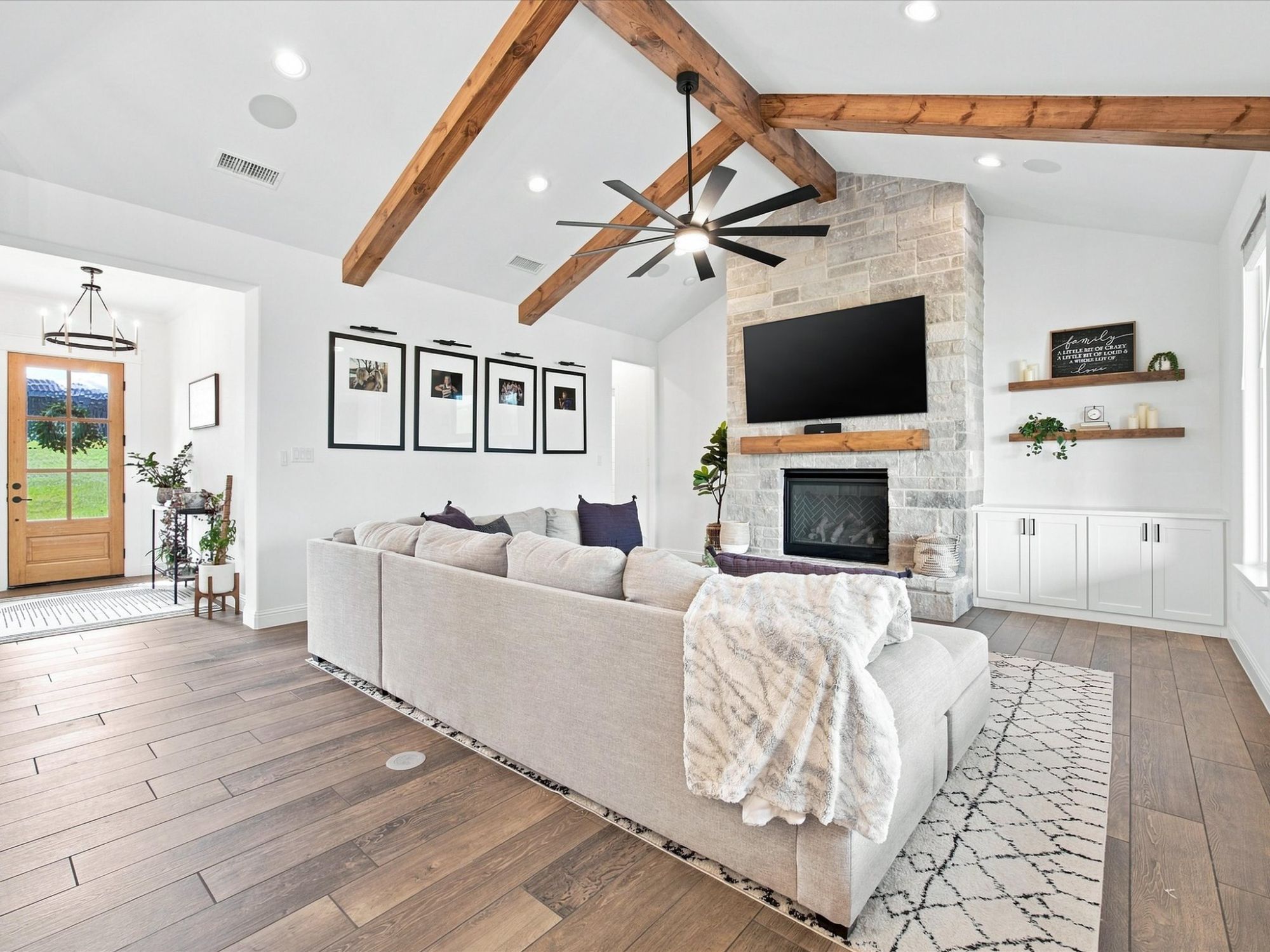 1095 Pioneer Crossing