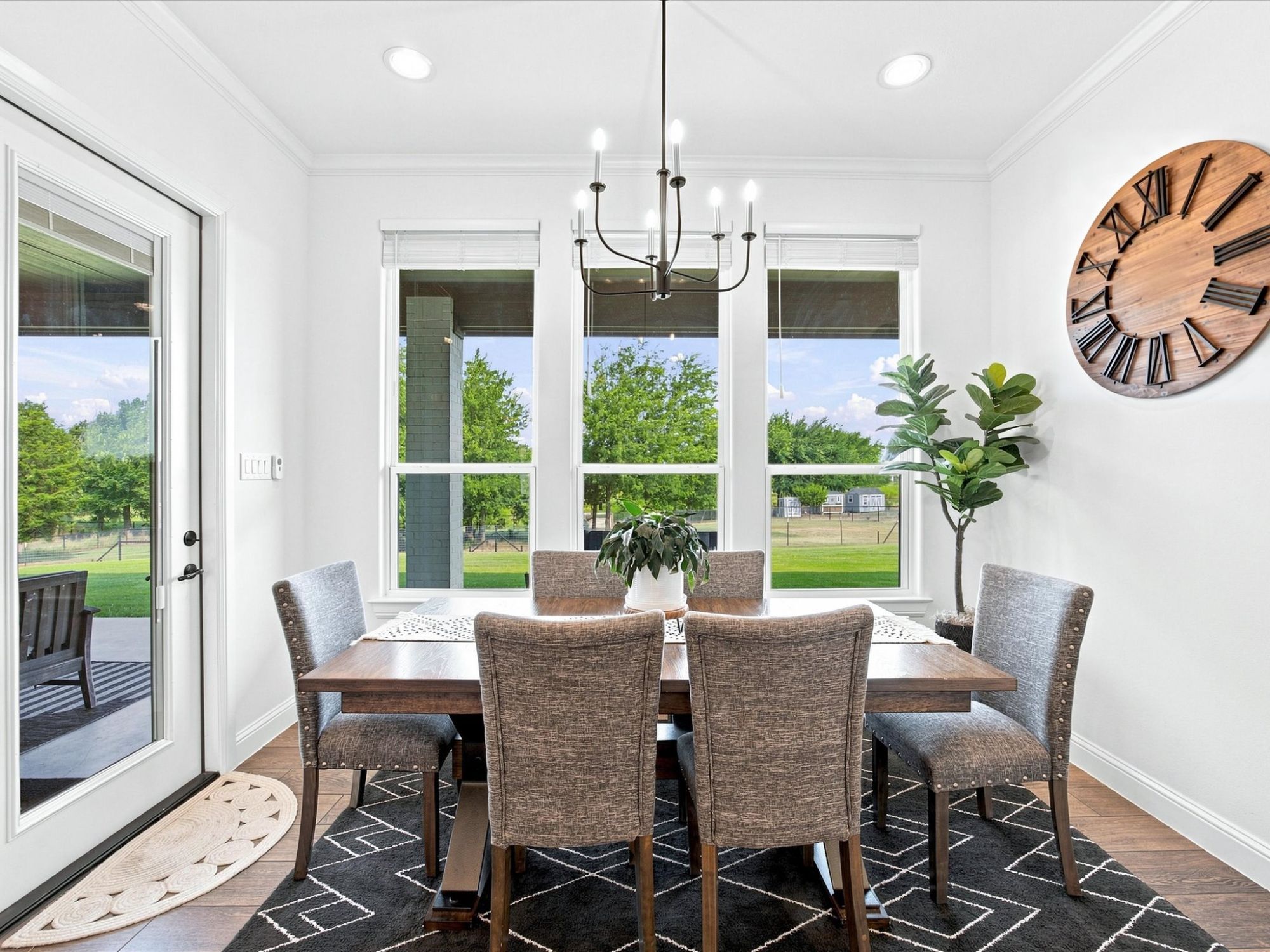 1095 Pioneer Crossing