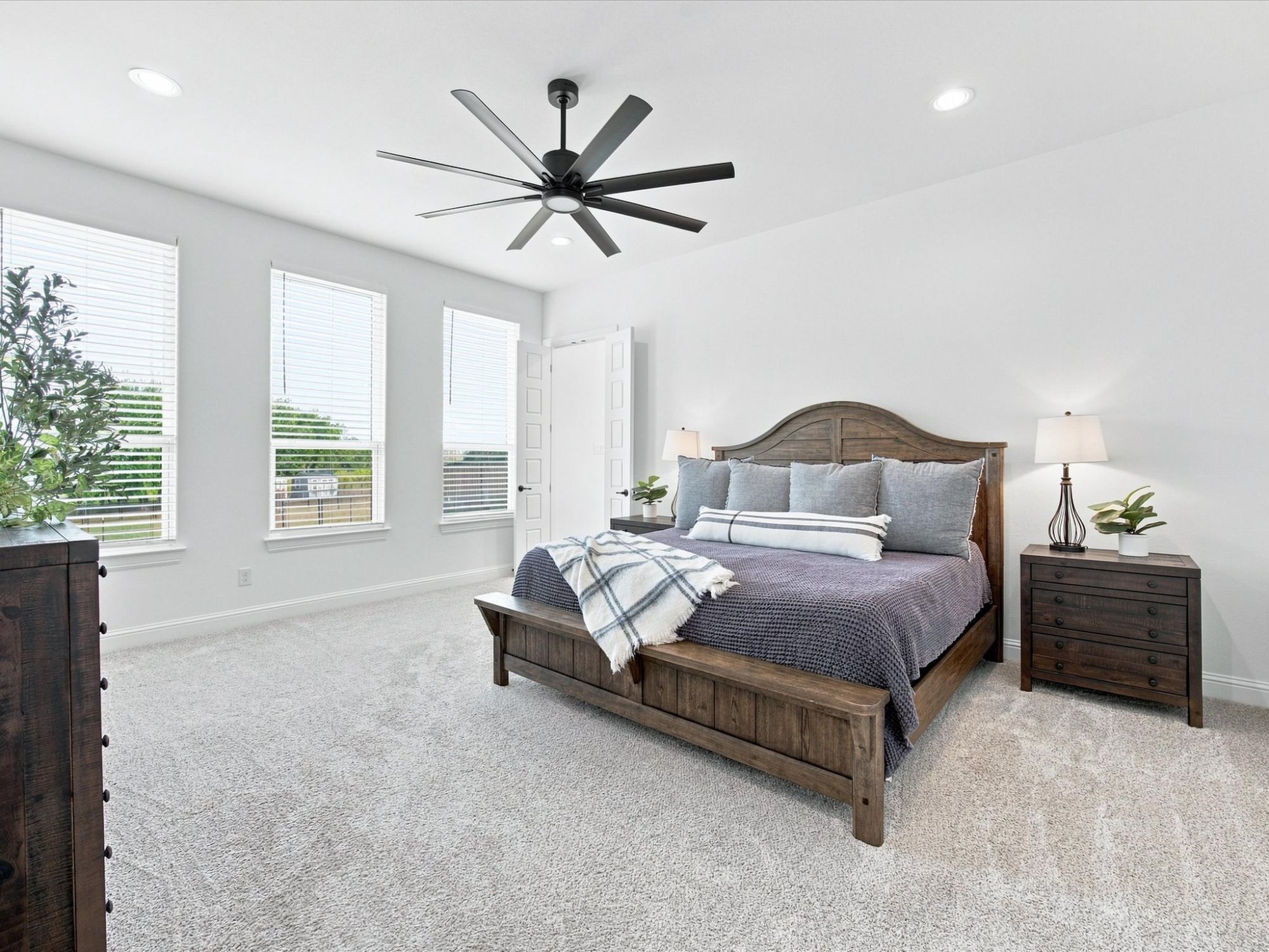 1095 Pioneer Crossing