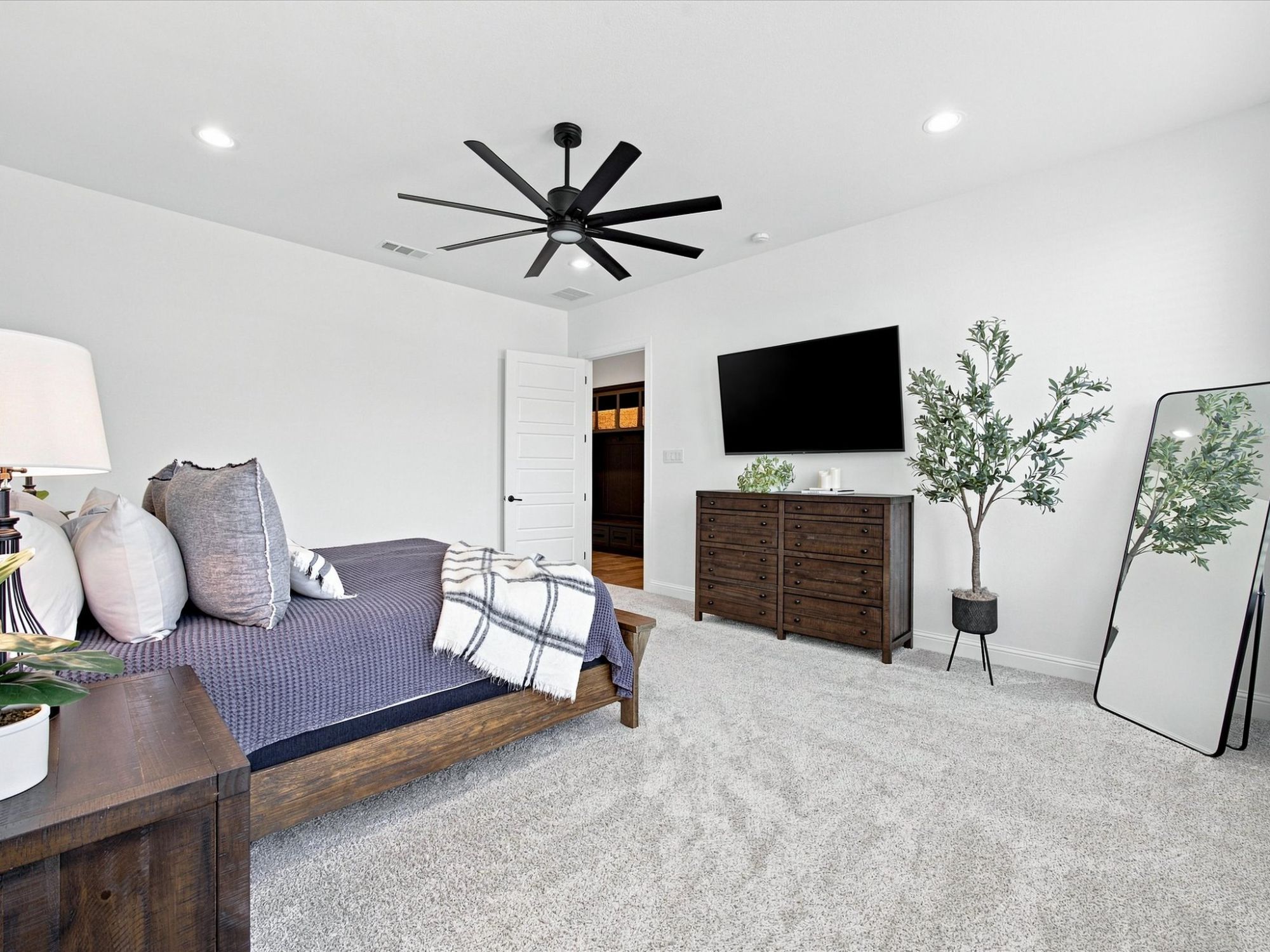 1095 Pioneer Crossing