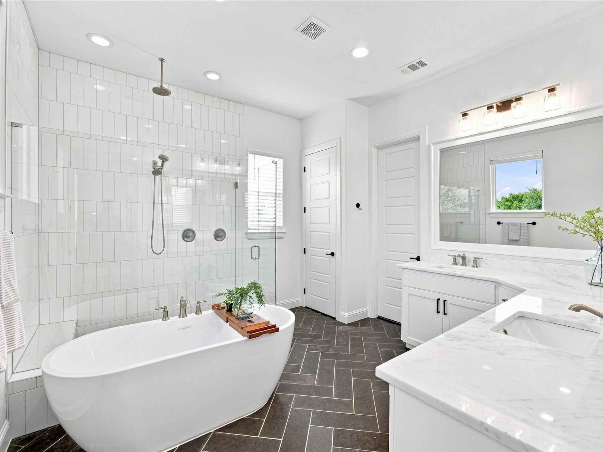 1095 Pioneer Crossing