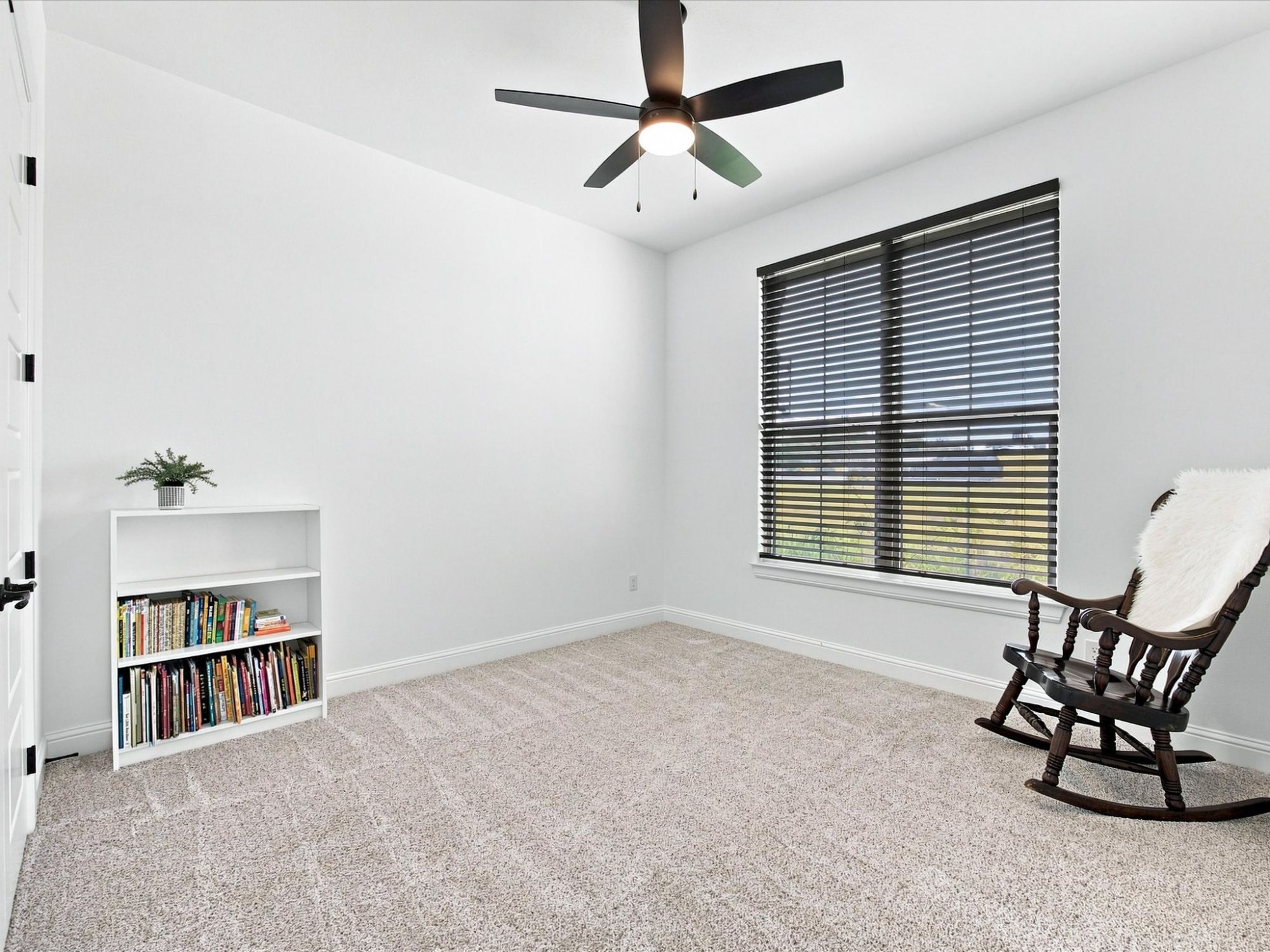1095 Pioneer Crossing