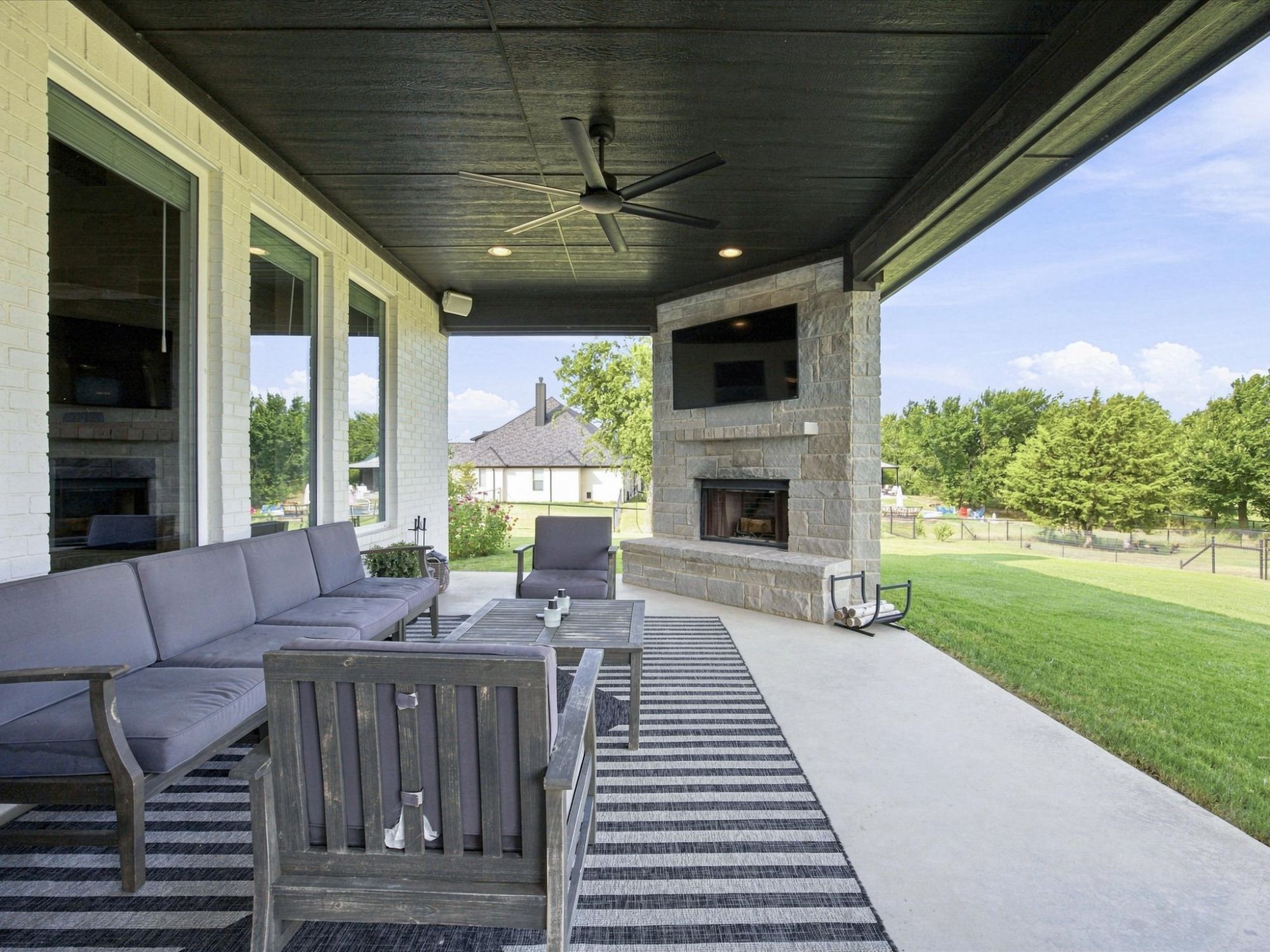 1095 Pioneer Crossing