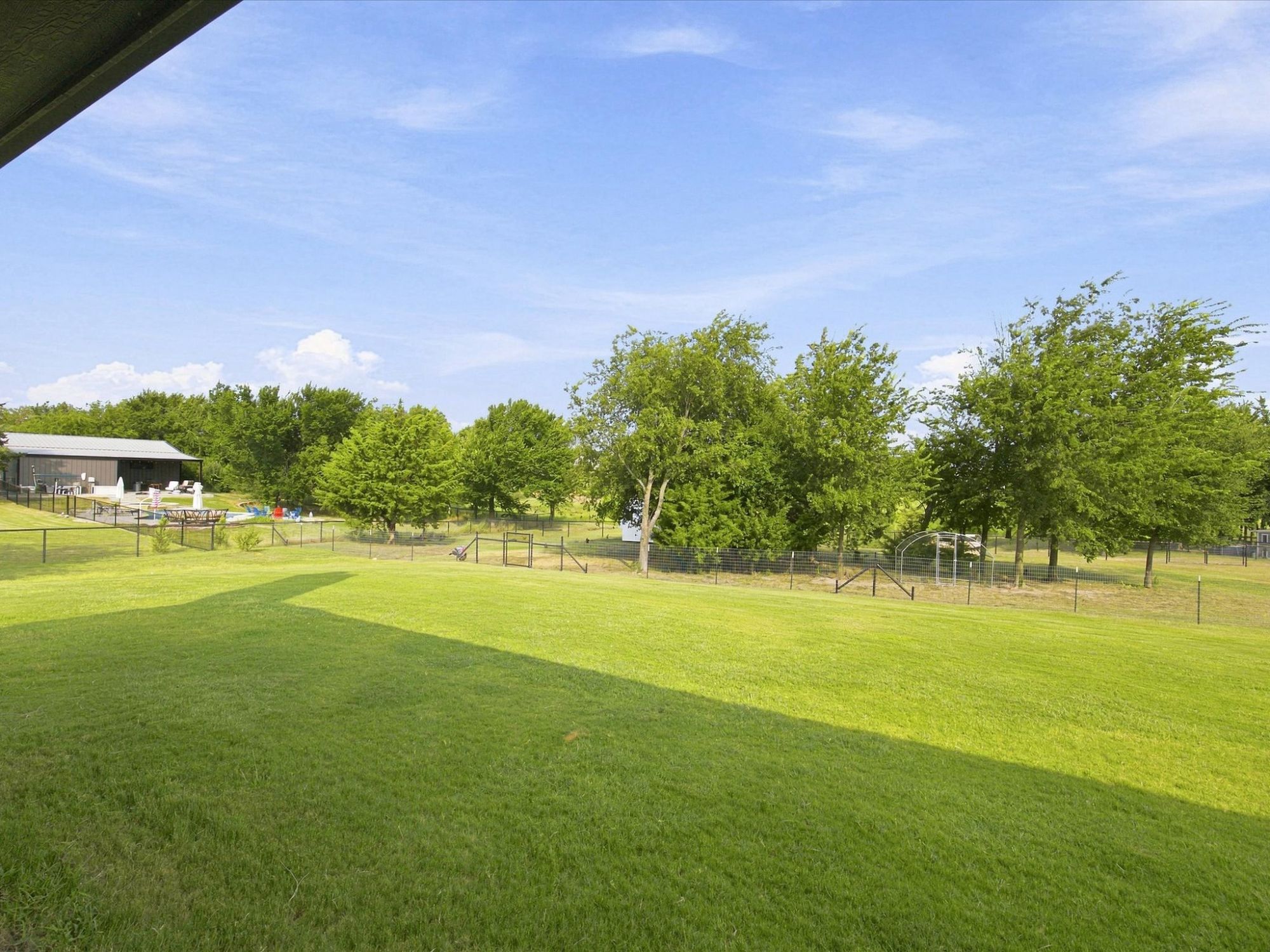1095 Pioneer Crossing