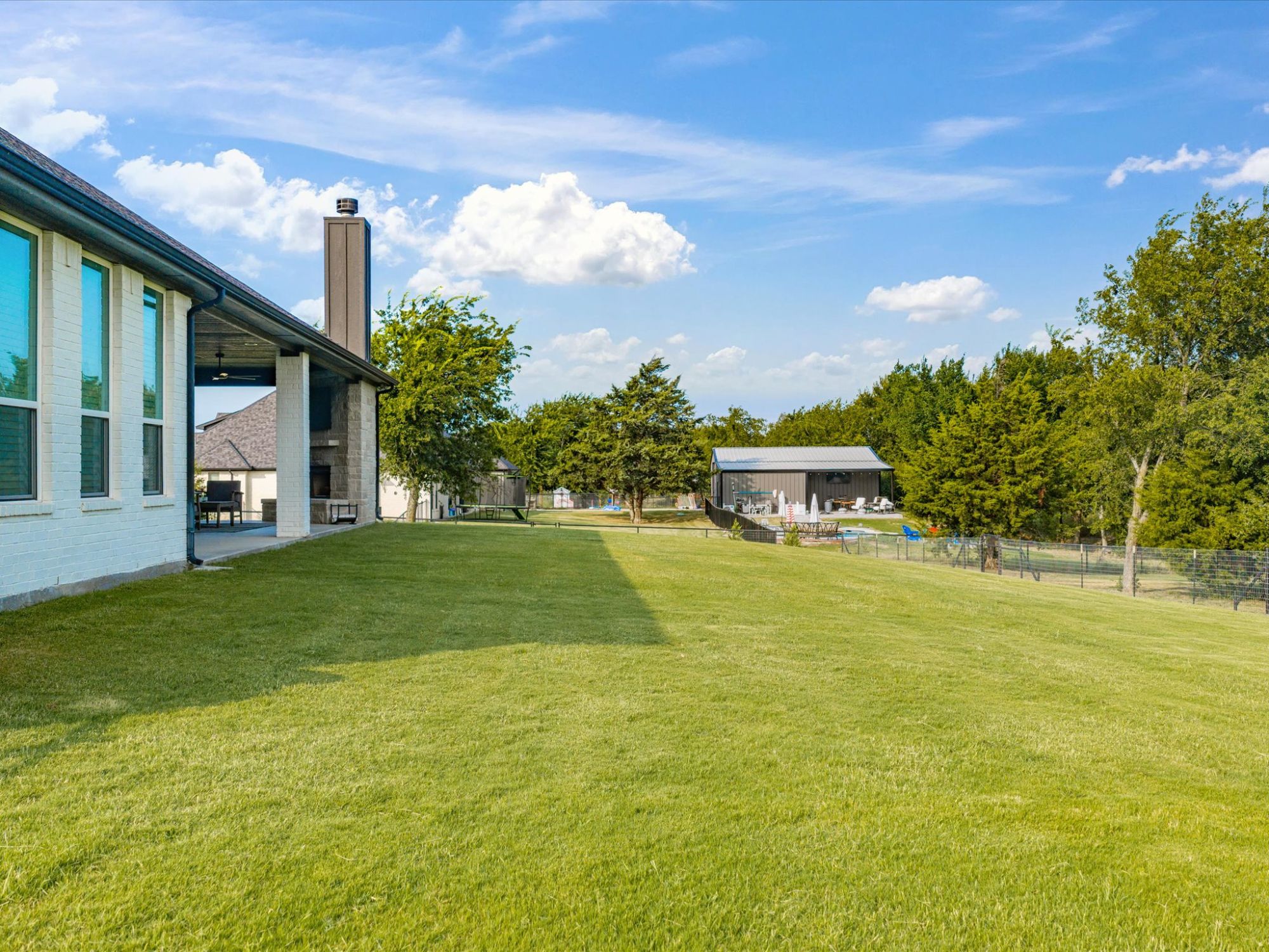 1095 Pioneer Crossing
