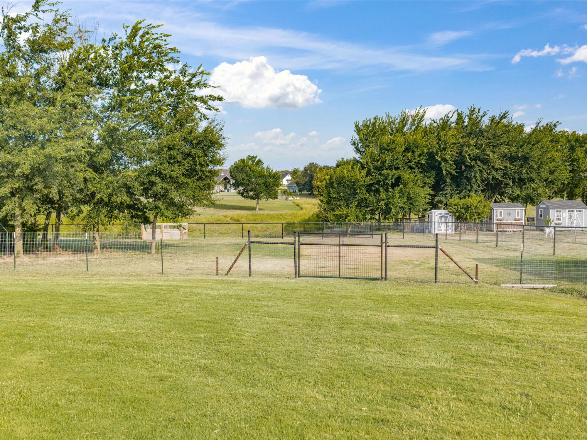 1095 Pioneer Crossing