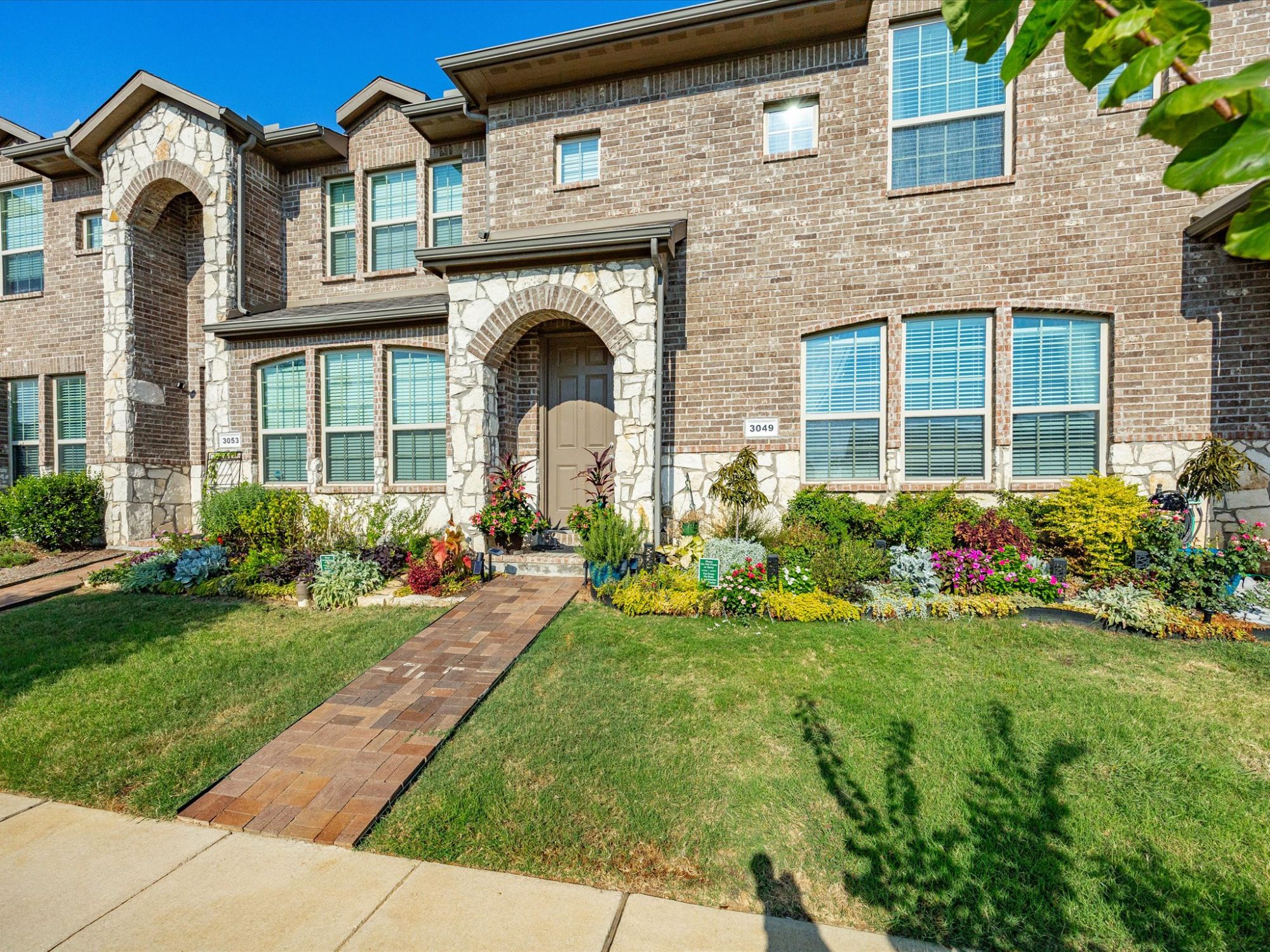 3049 Solana Circle