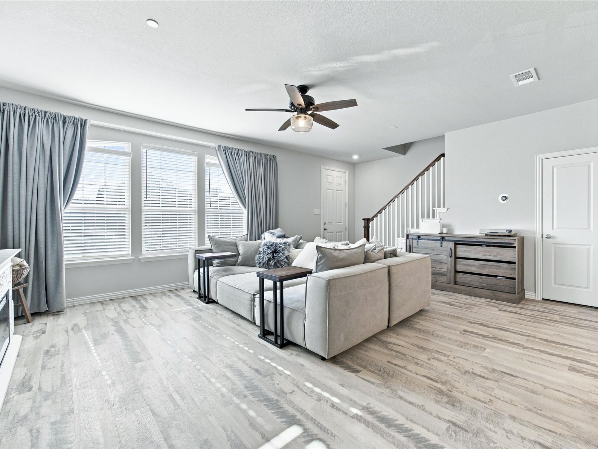 3049 Solana Circle