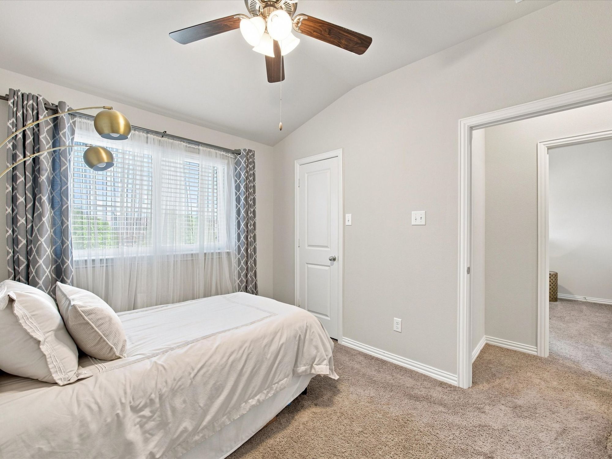 3049 Solana Circle