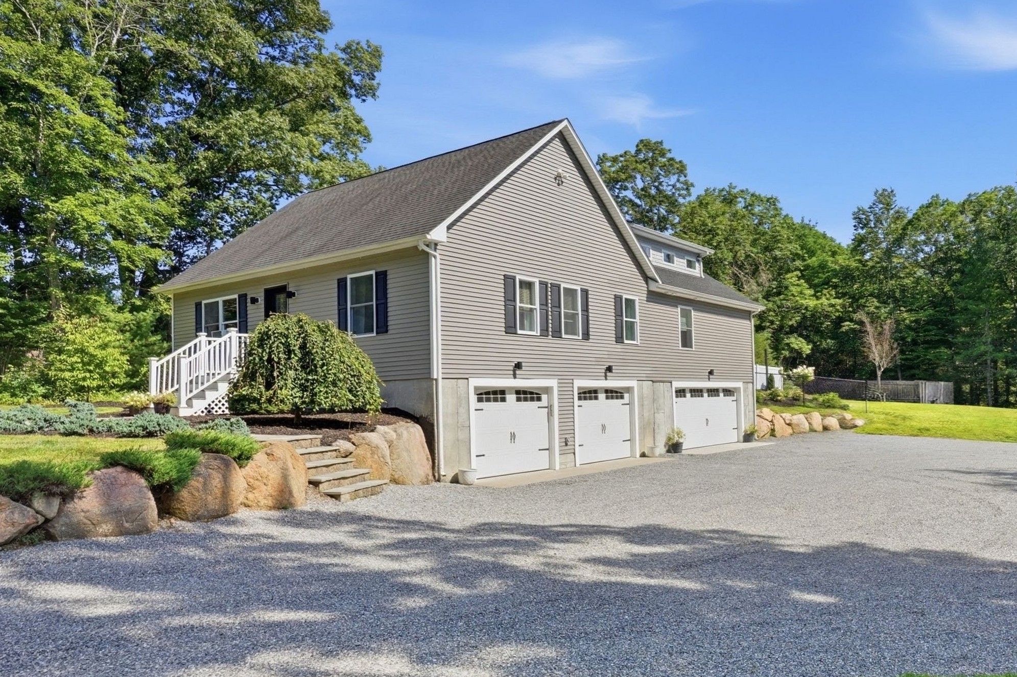 95 Buttonwoods Road