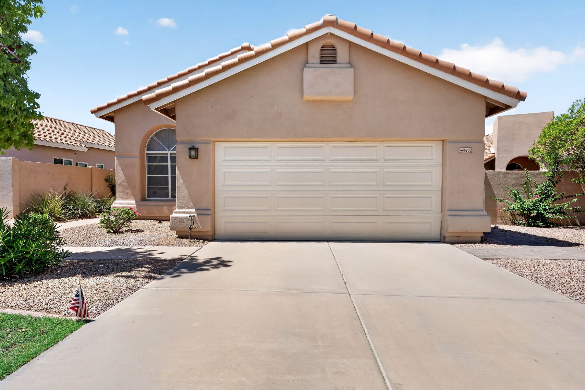 6703 East Sugarloaf Street