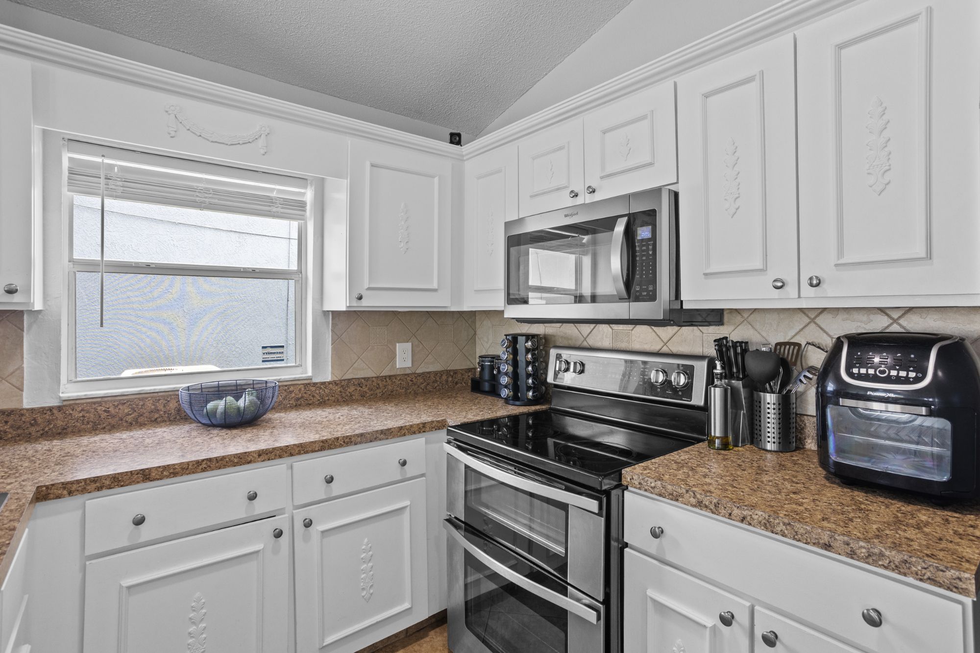2239 Santa Lucia Street