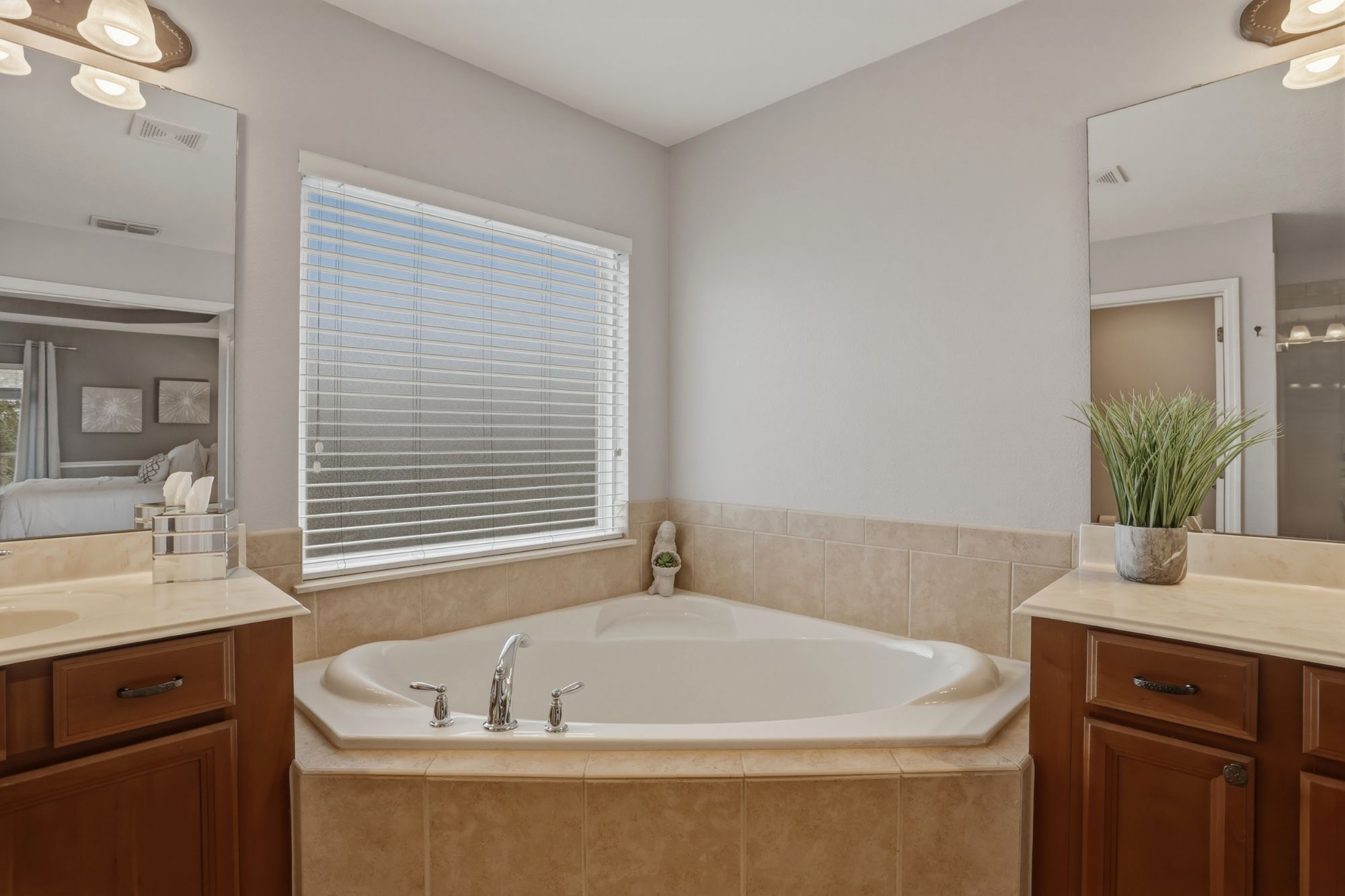 13013 Overstreet Road