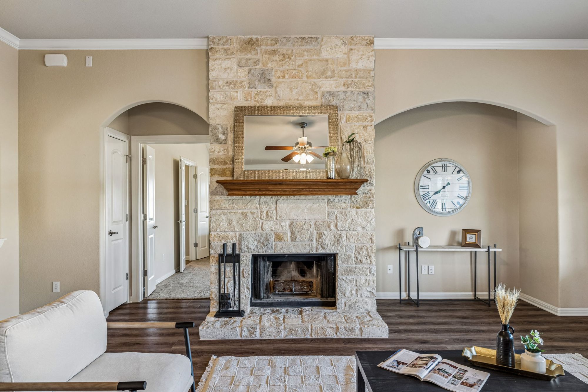 100 South Buckboard