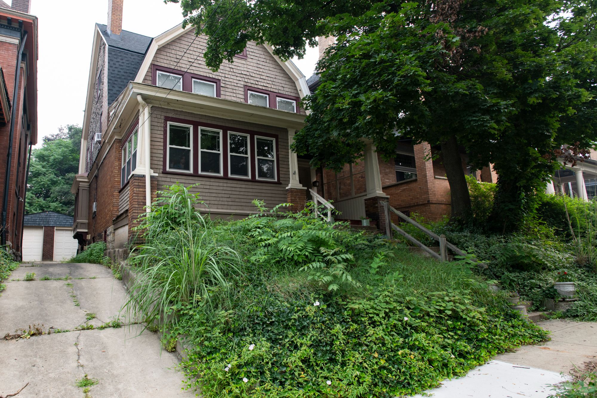 411 Hampton Avenue