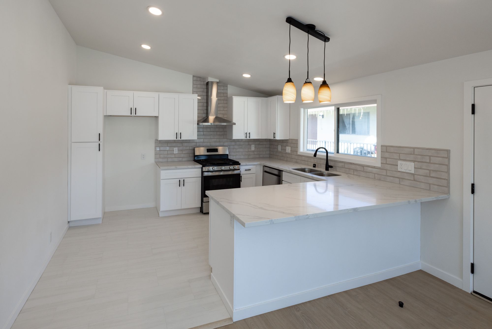 34101 El Encanto
