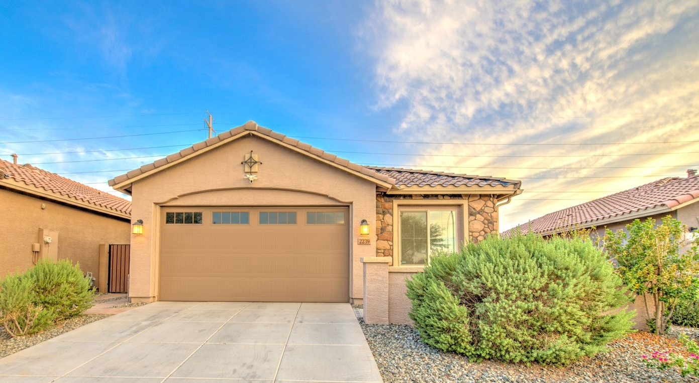 2239 W Donner DR