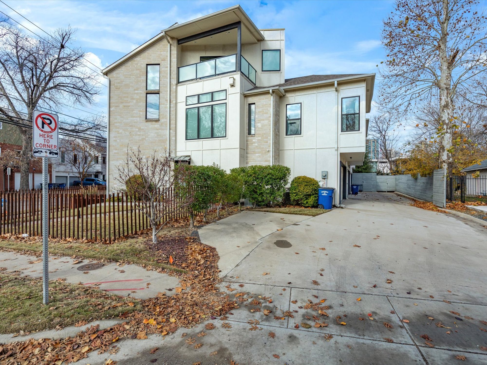 2802 Lee Street