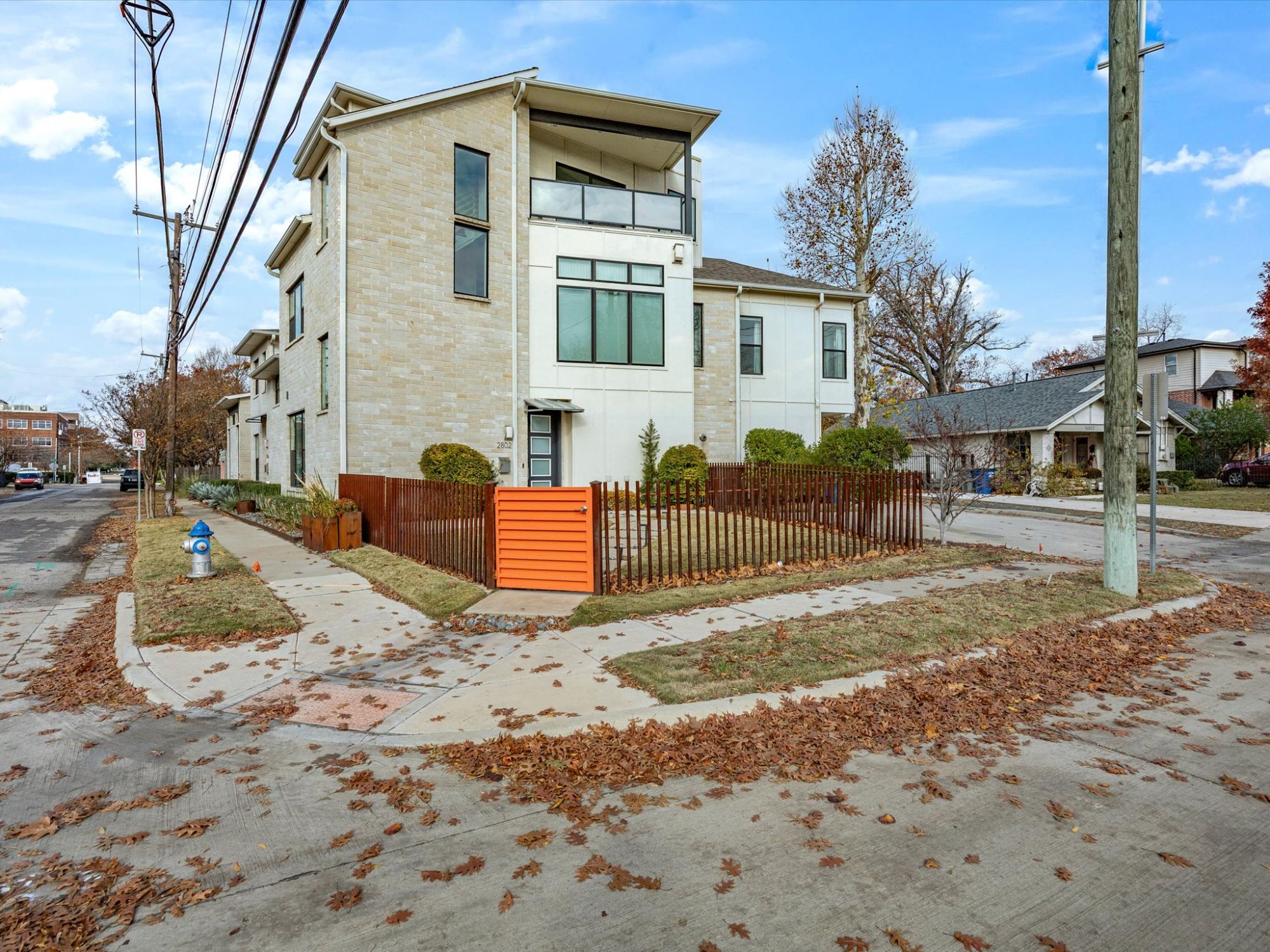 2802 Lee Street