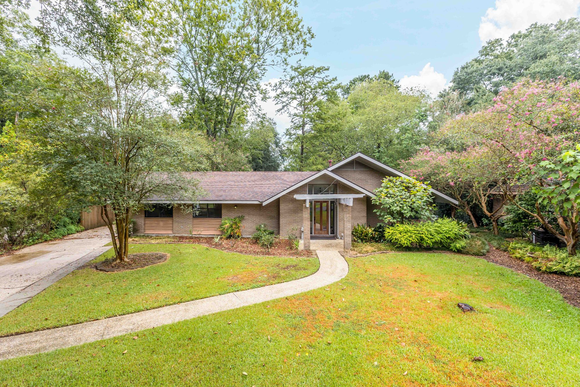 7601 Amesbury Circle