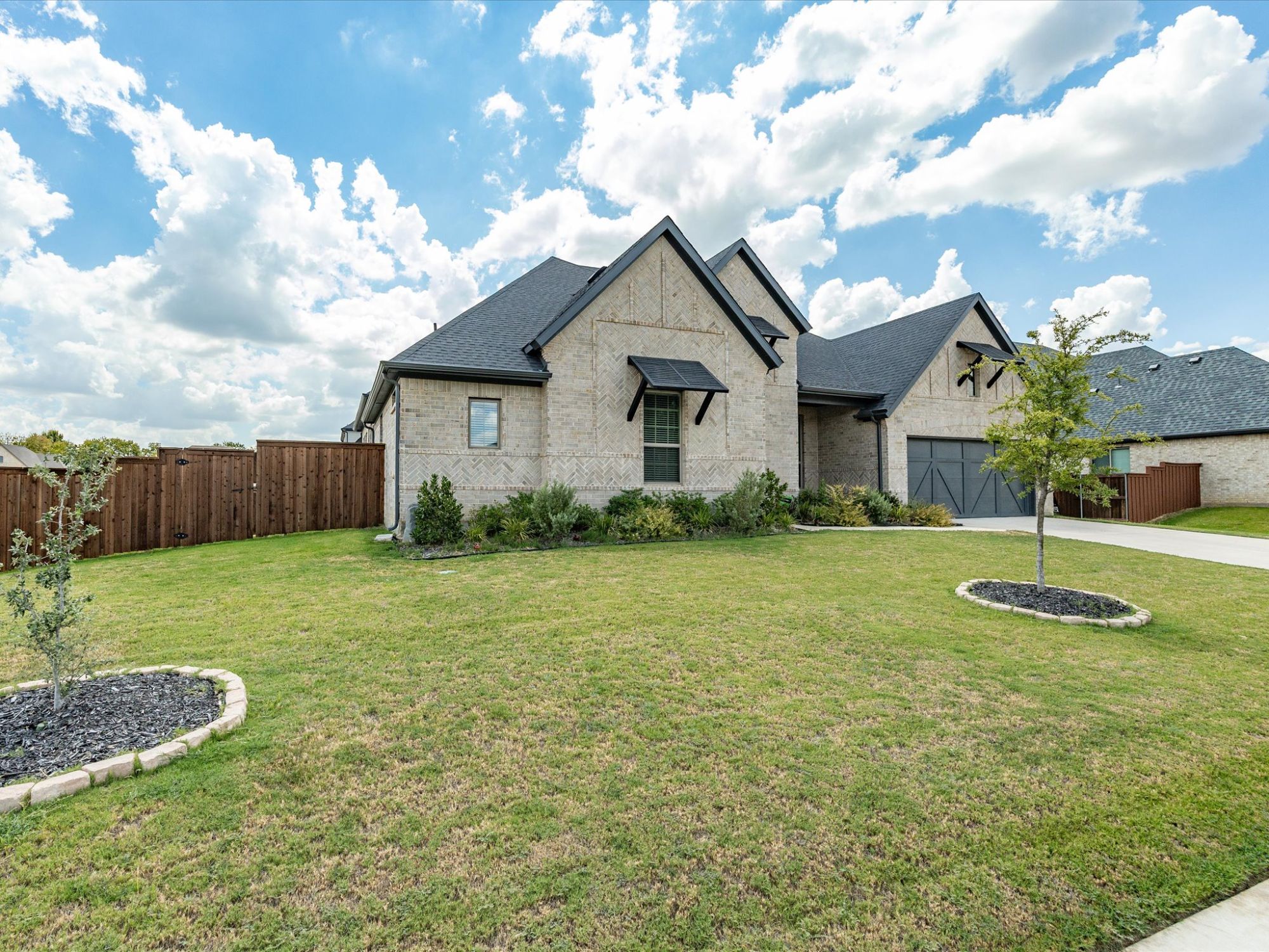 1901 Rockwood Lane