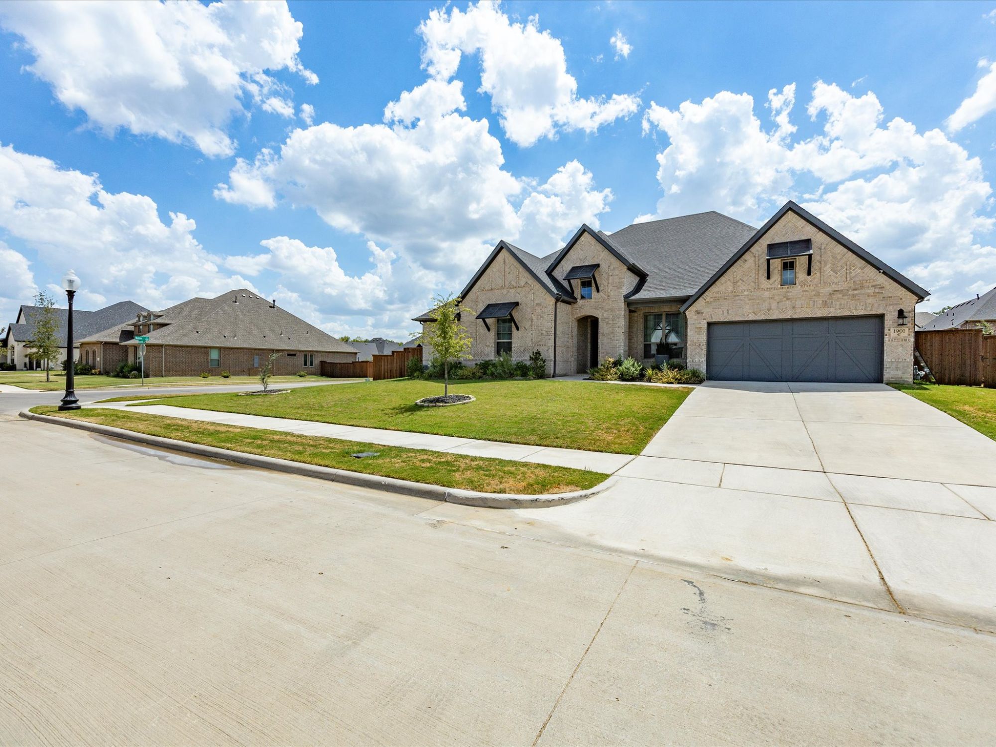 1901 Rockwood Lane