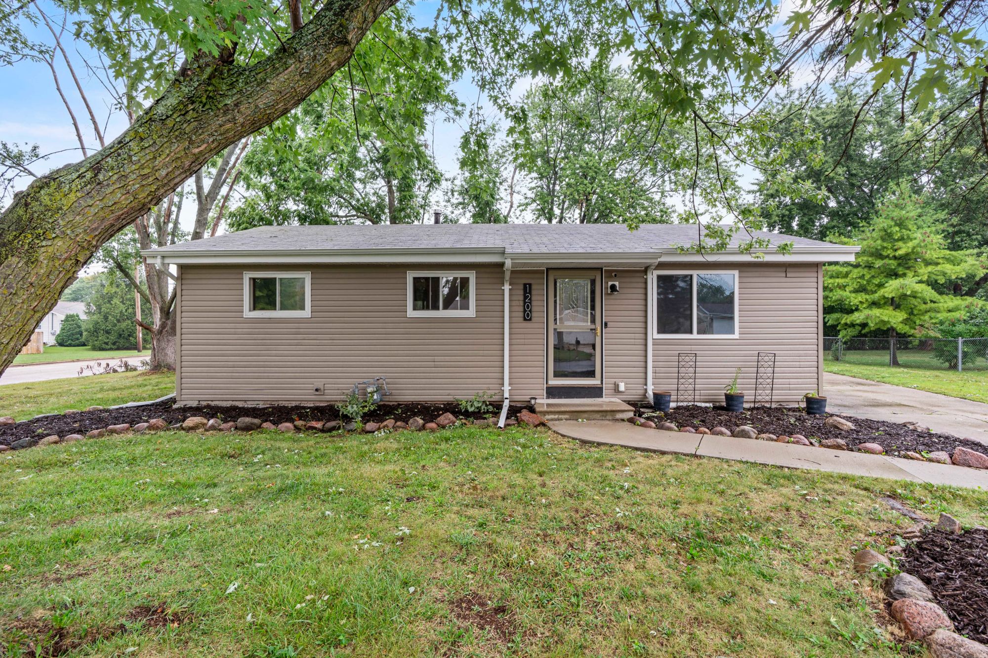 1200 Fieldcrest Drive