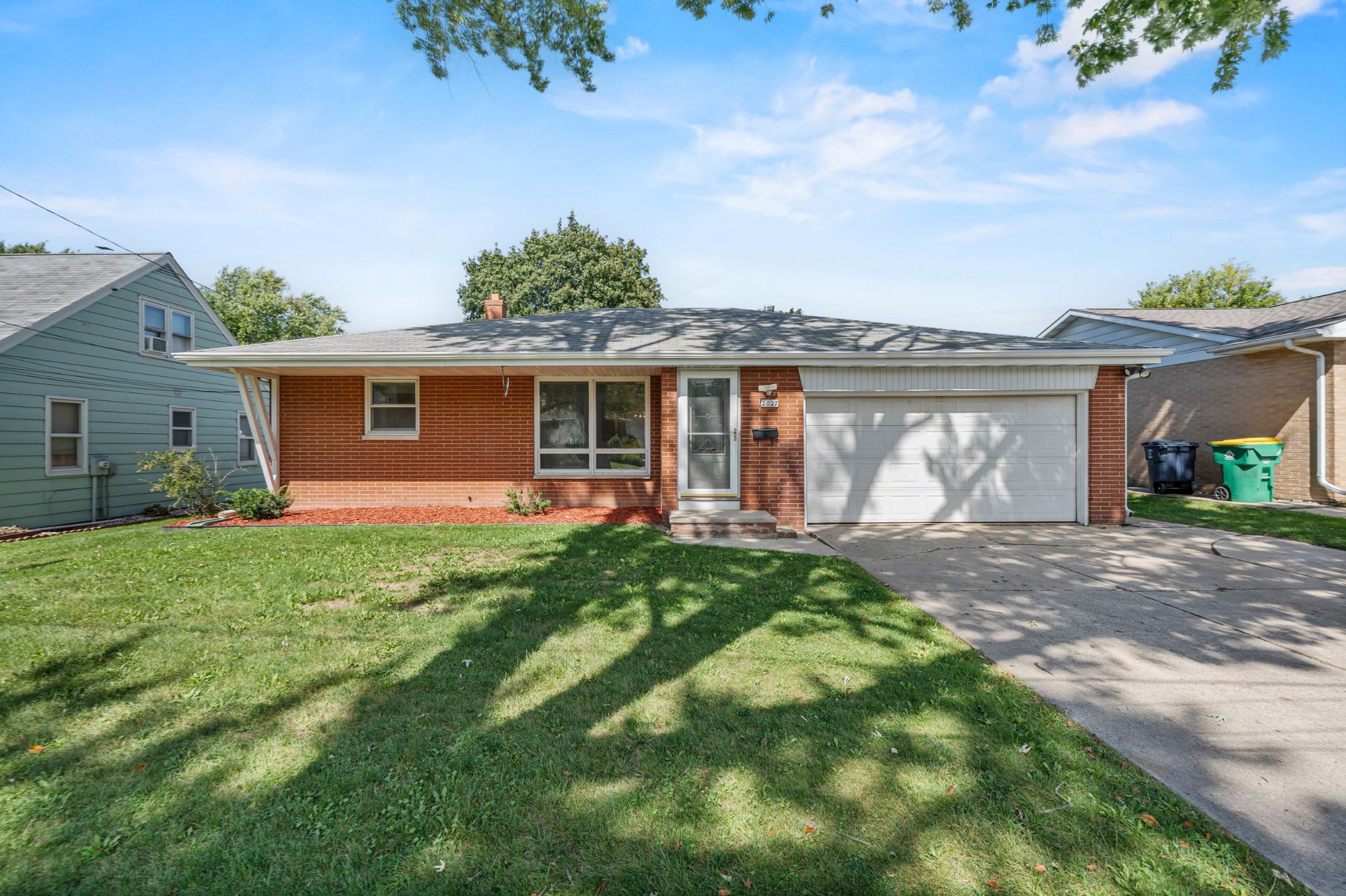 2027 Hillview Drive