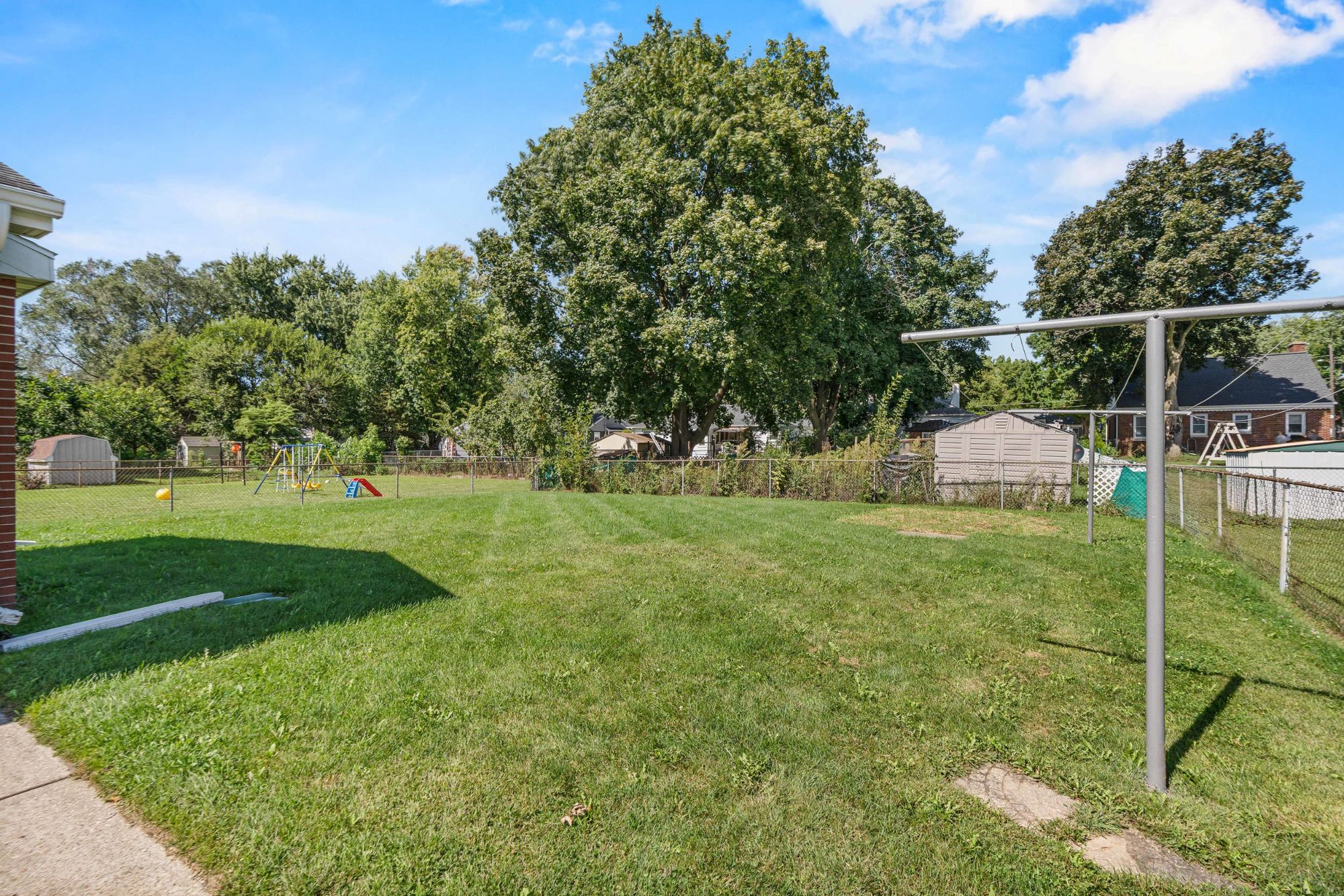 2027 Hillview Drive