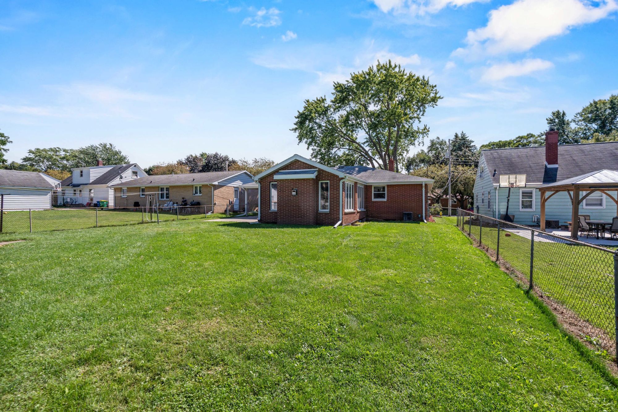 2027 Hillview Drive