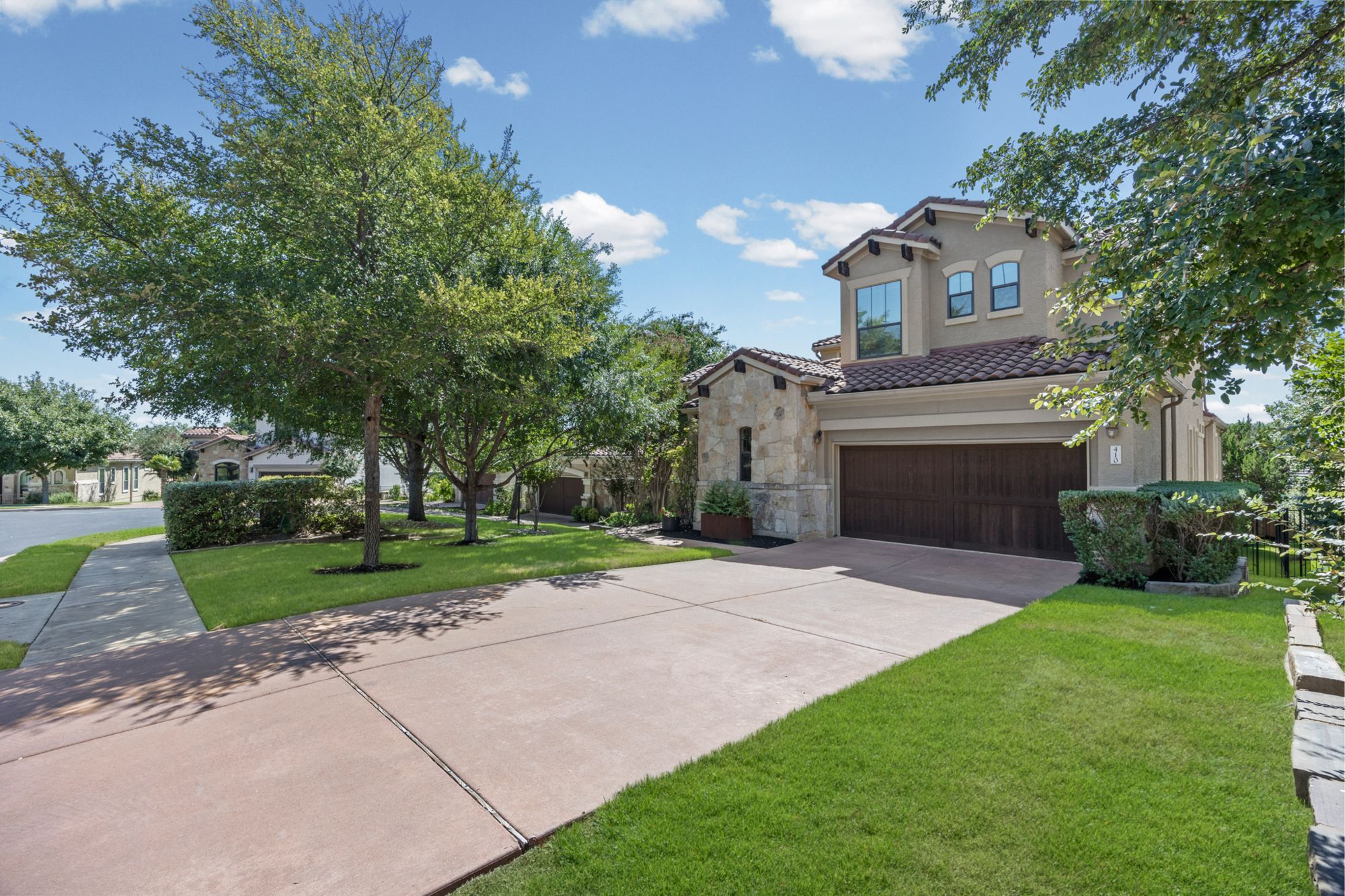 410 Indianwood Drive