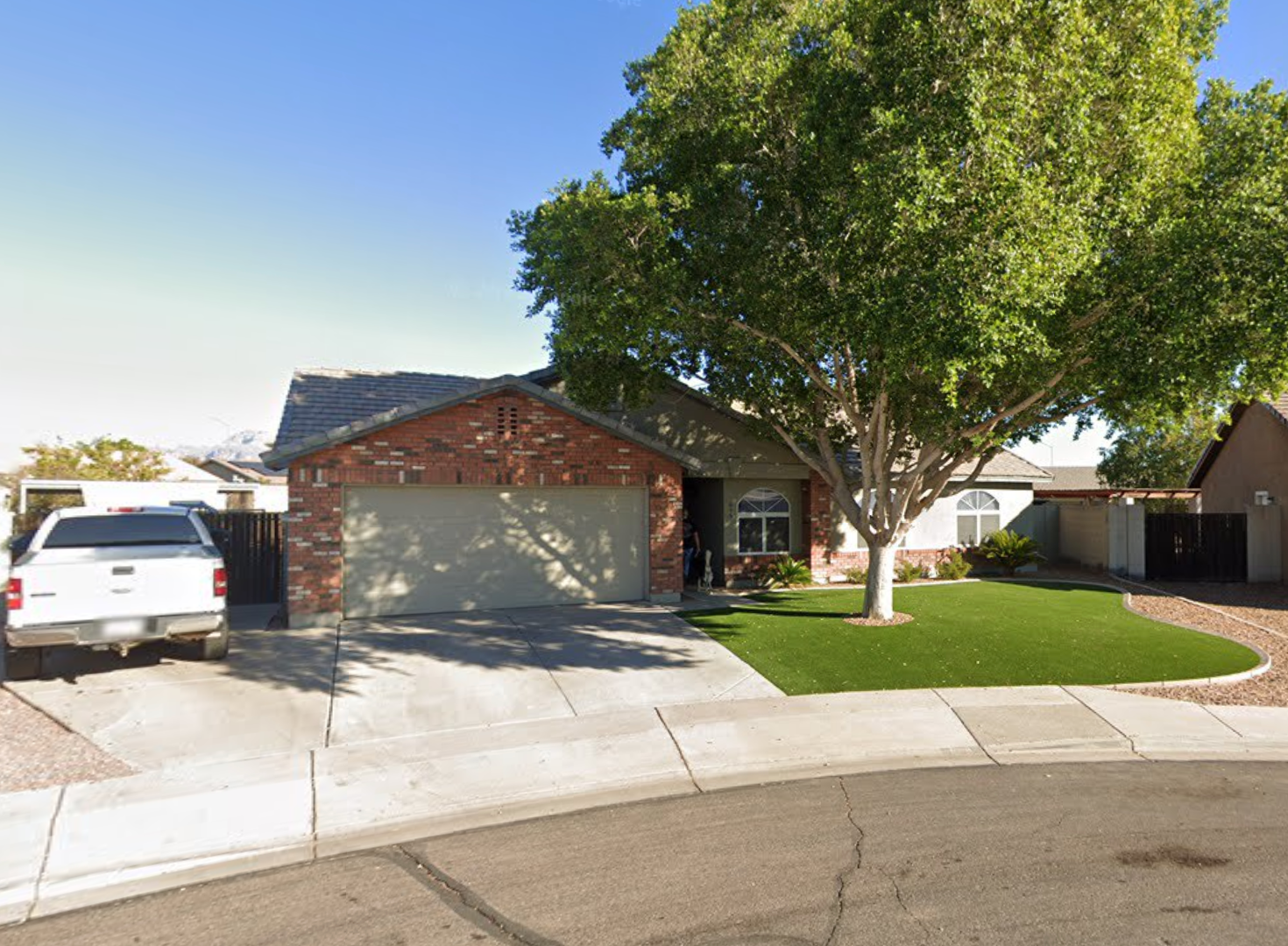 555 South Hastings