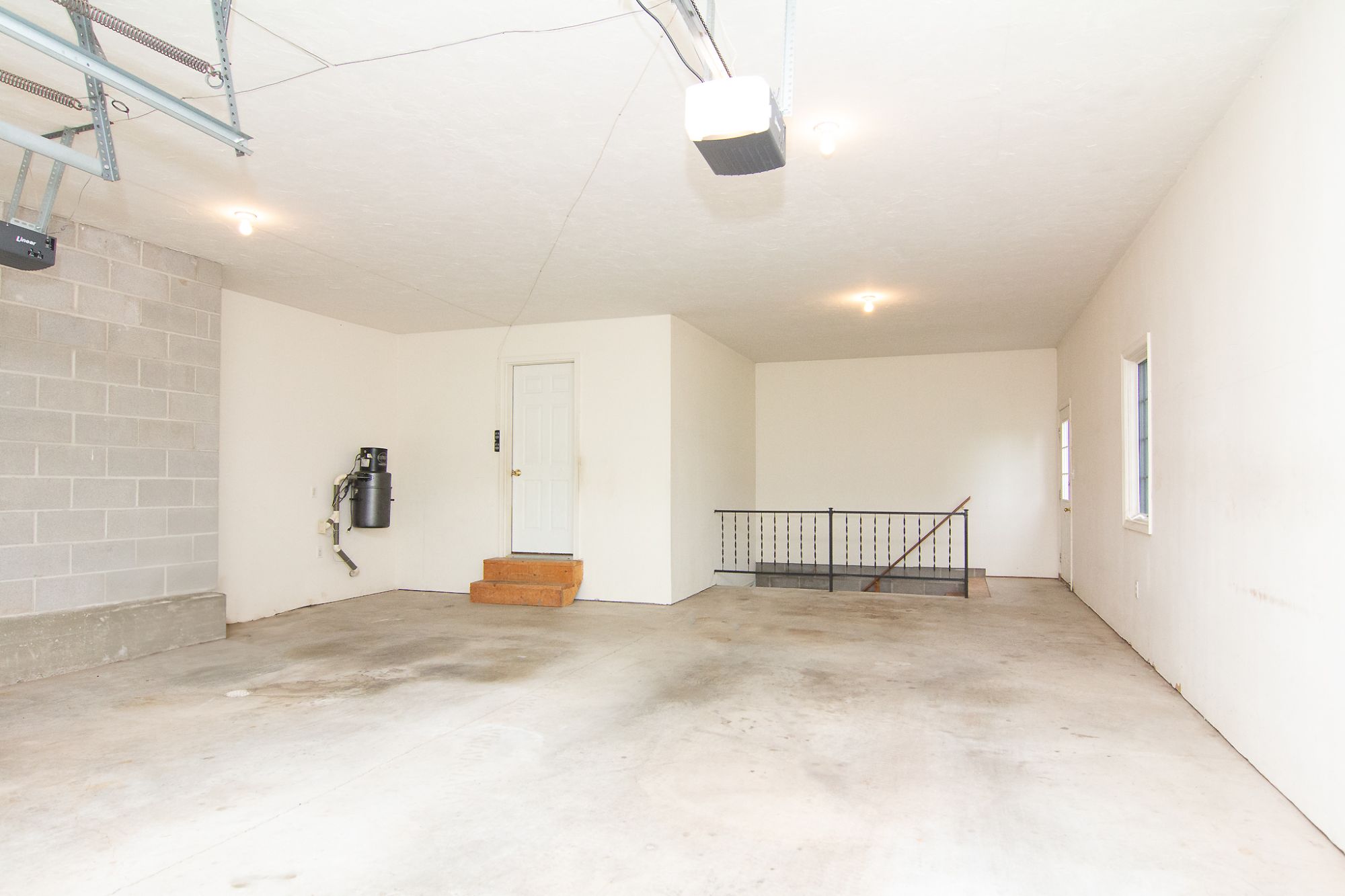 960 Teeter Rd