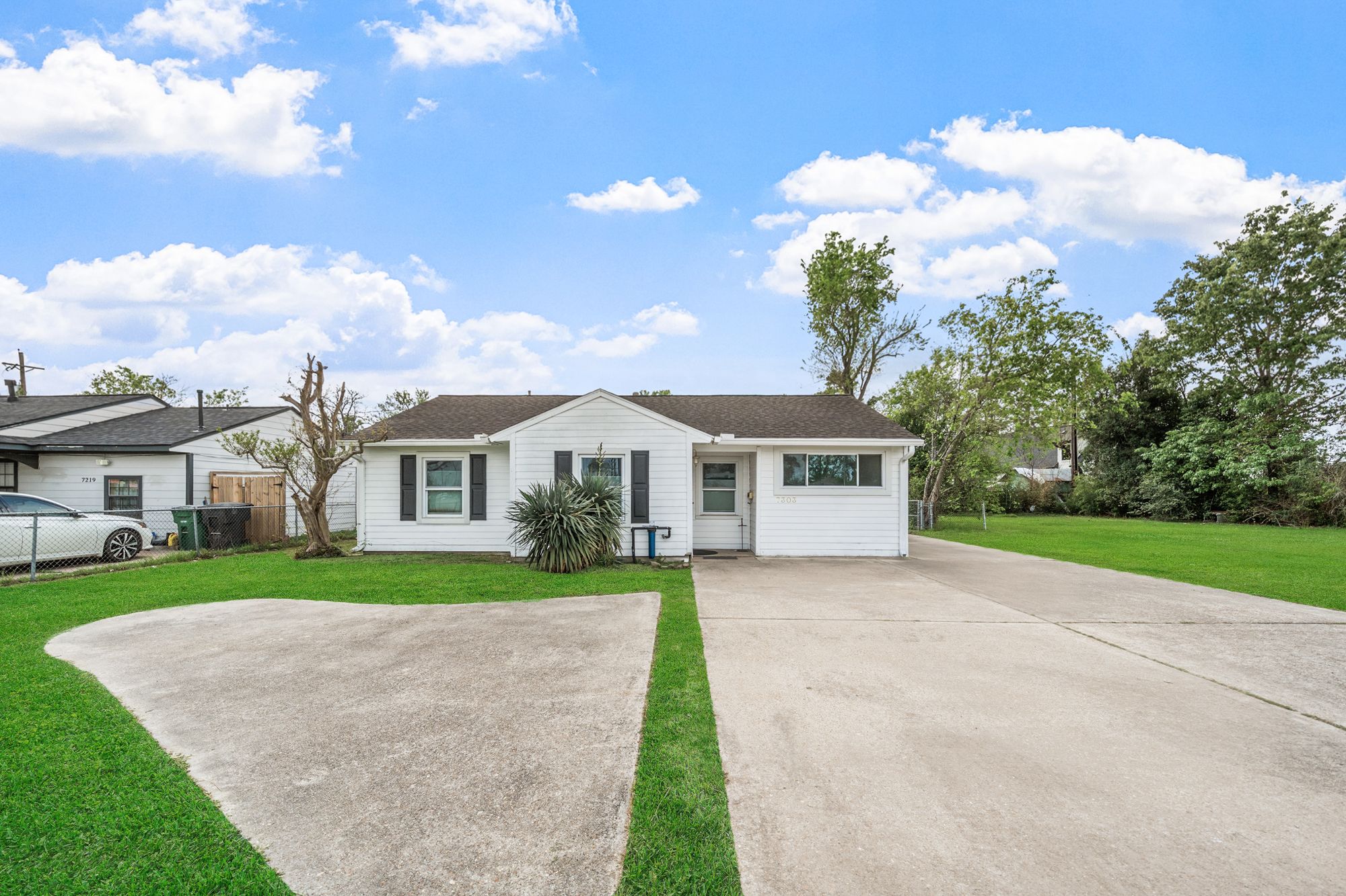 7303 Long Point Rd 