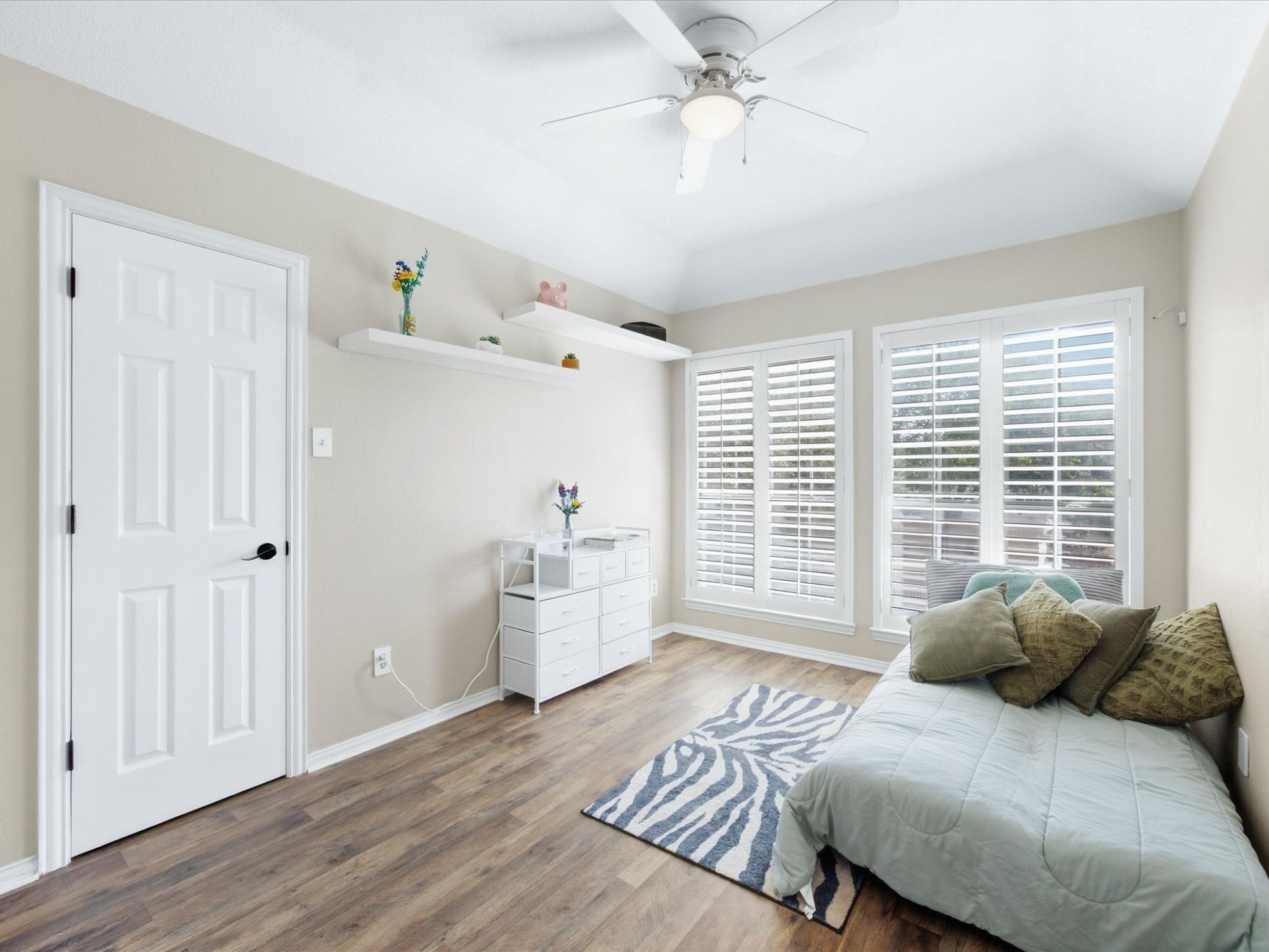 5024 Pointclear Court
