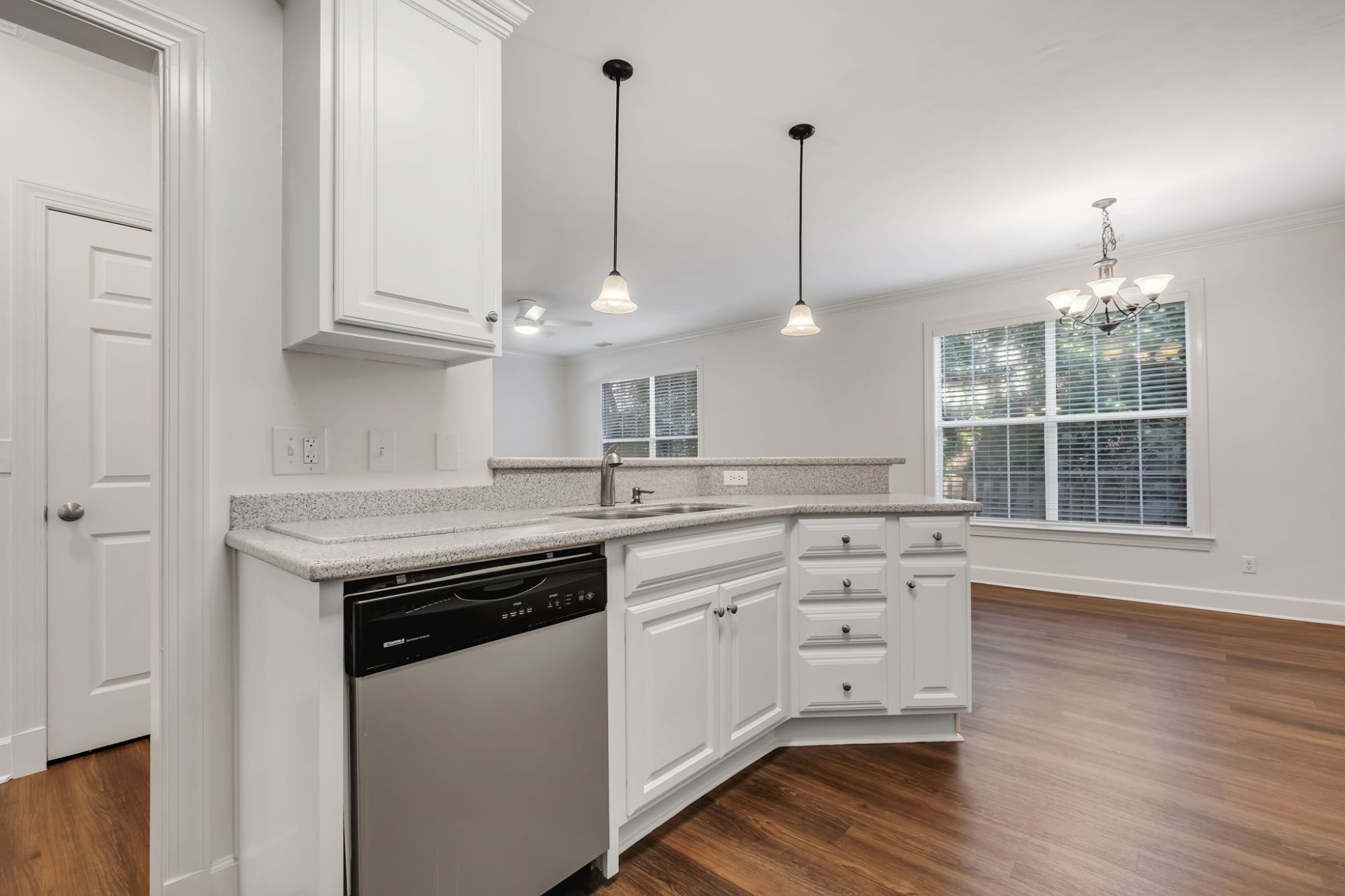 1123 Washington Court