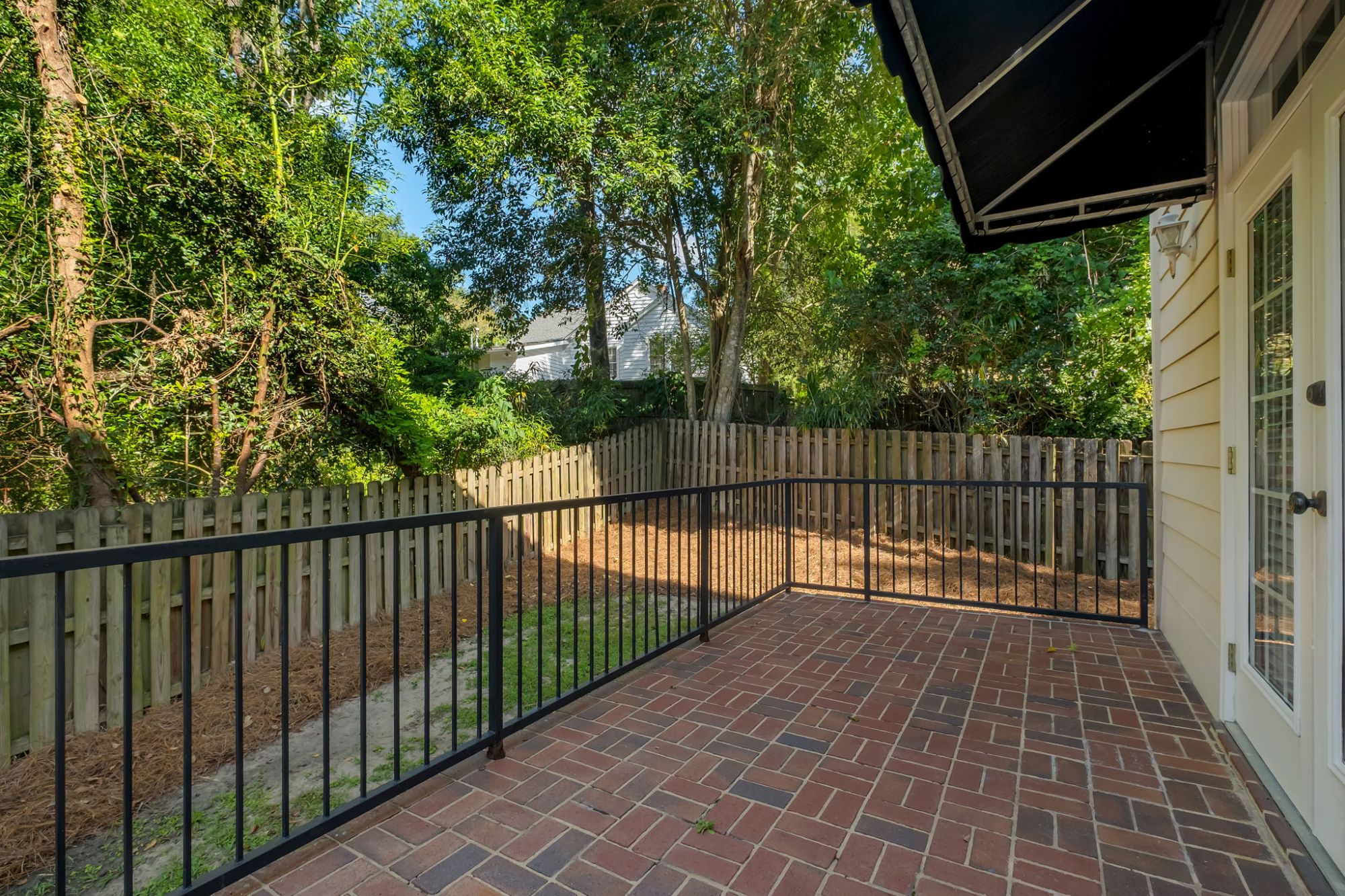 1123 Washington Court